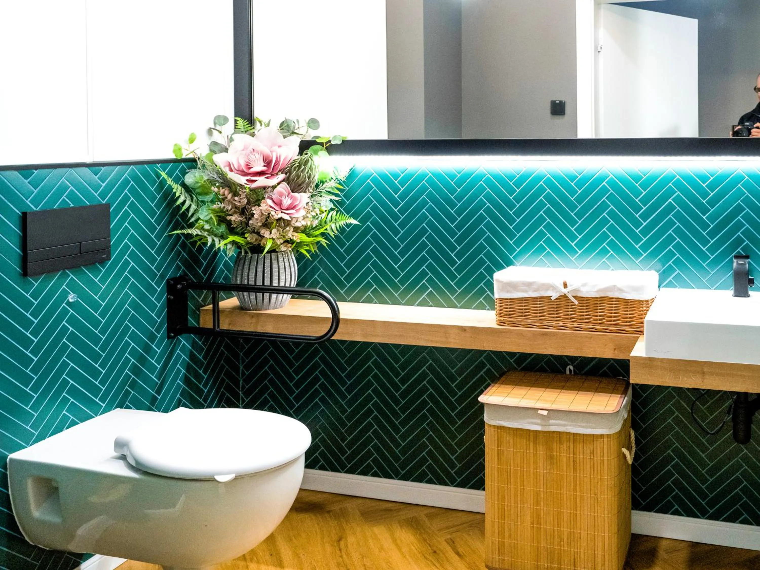 Toilet in Aparthotel Green Concrete - ekologiczne apartamenty premium ze strefą Wellness