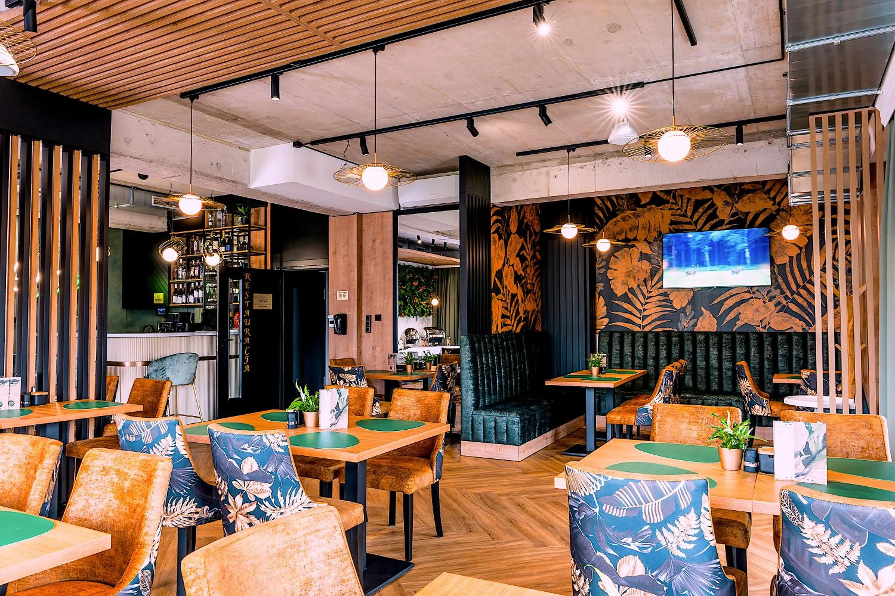 Restaurant/places to eat in Aparthotel Green Concrete - ekologiczne apartamenty premium ze strefą Wellness