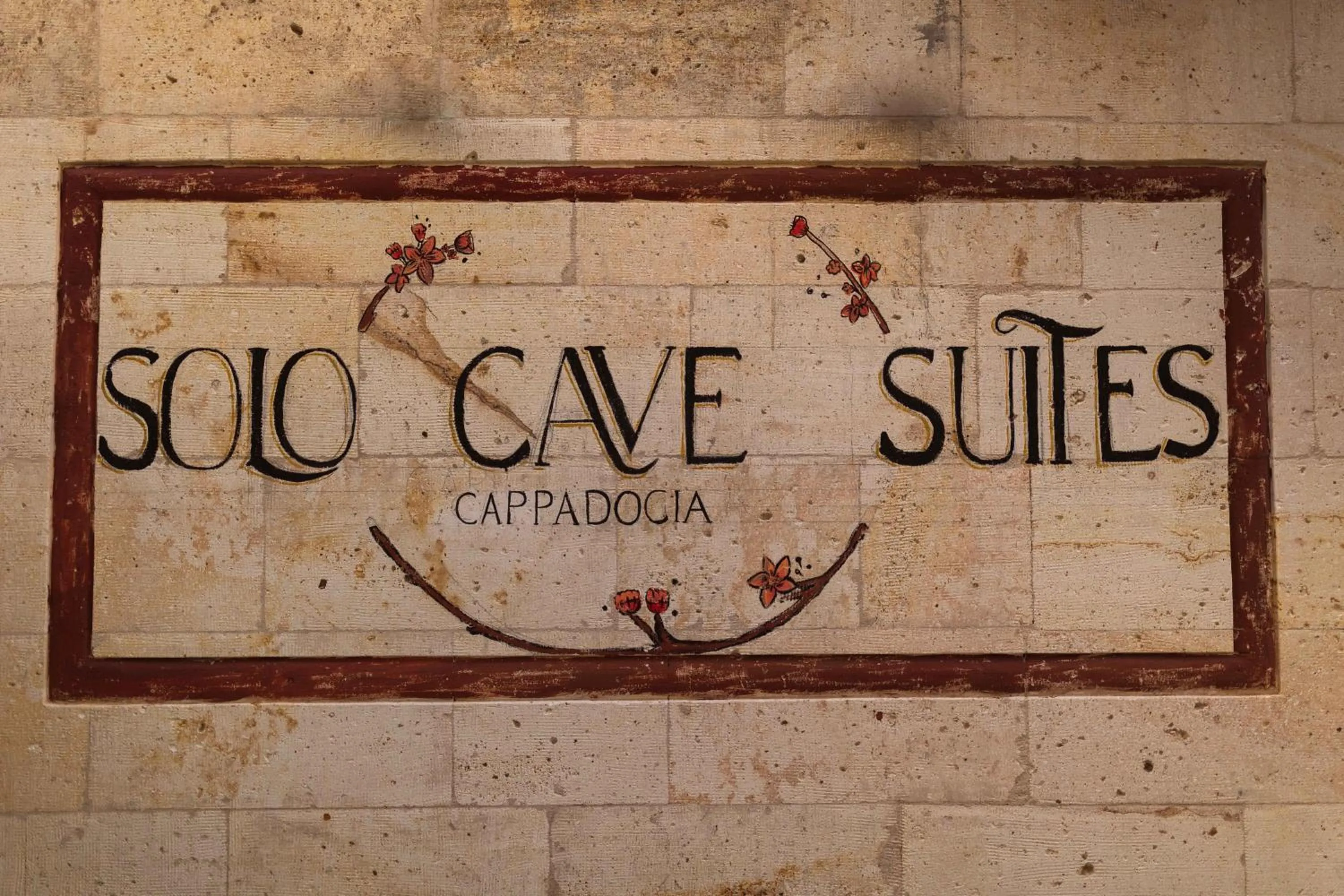 Logo/Certificate/Sign in Solo Cave Suites