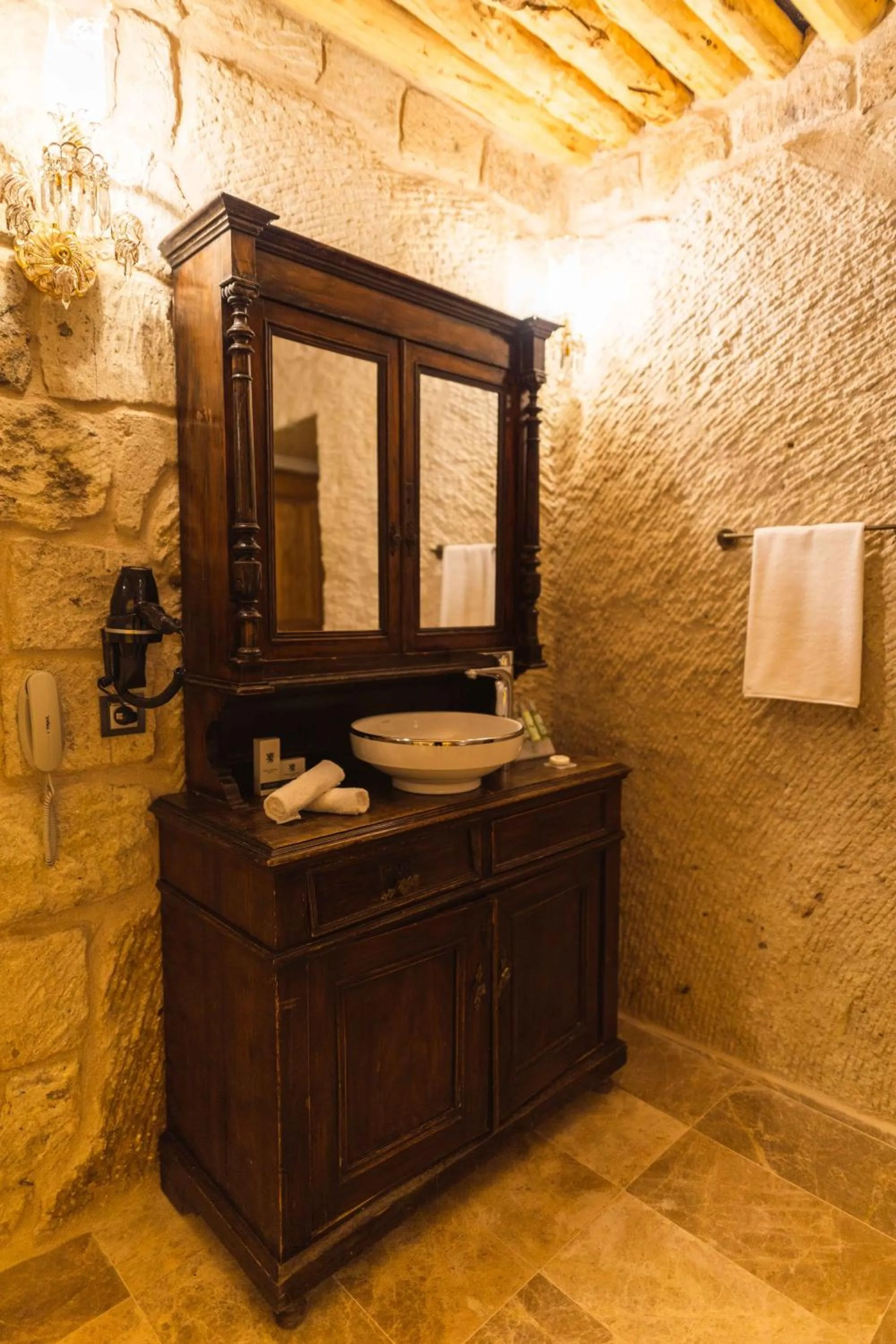 Bathroom in Solo Cave Suites