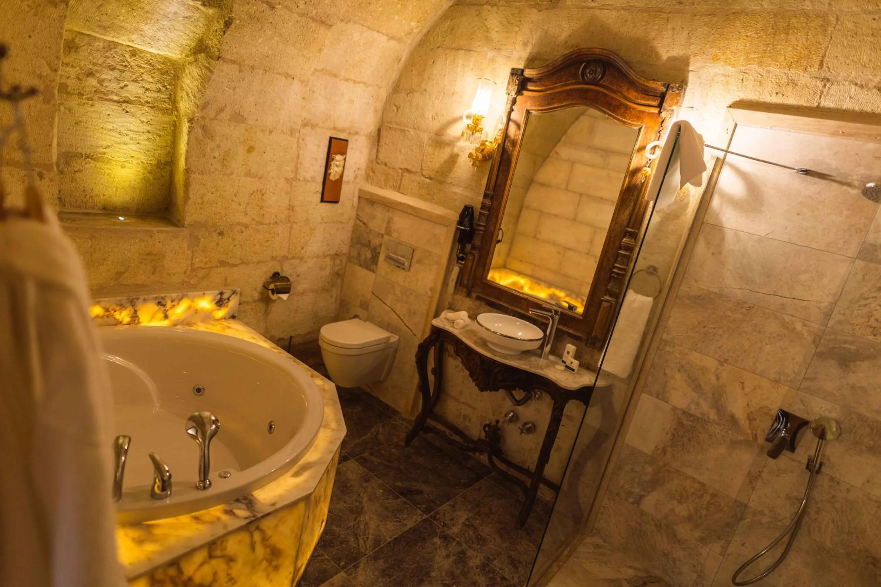 Sauna in Solo Cave Suites