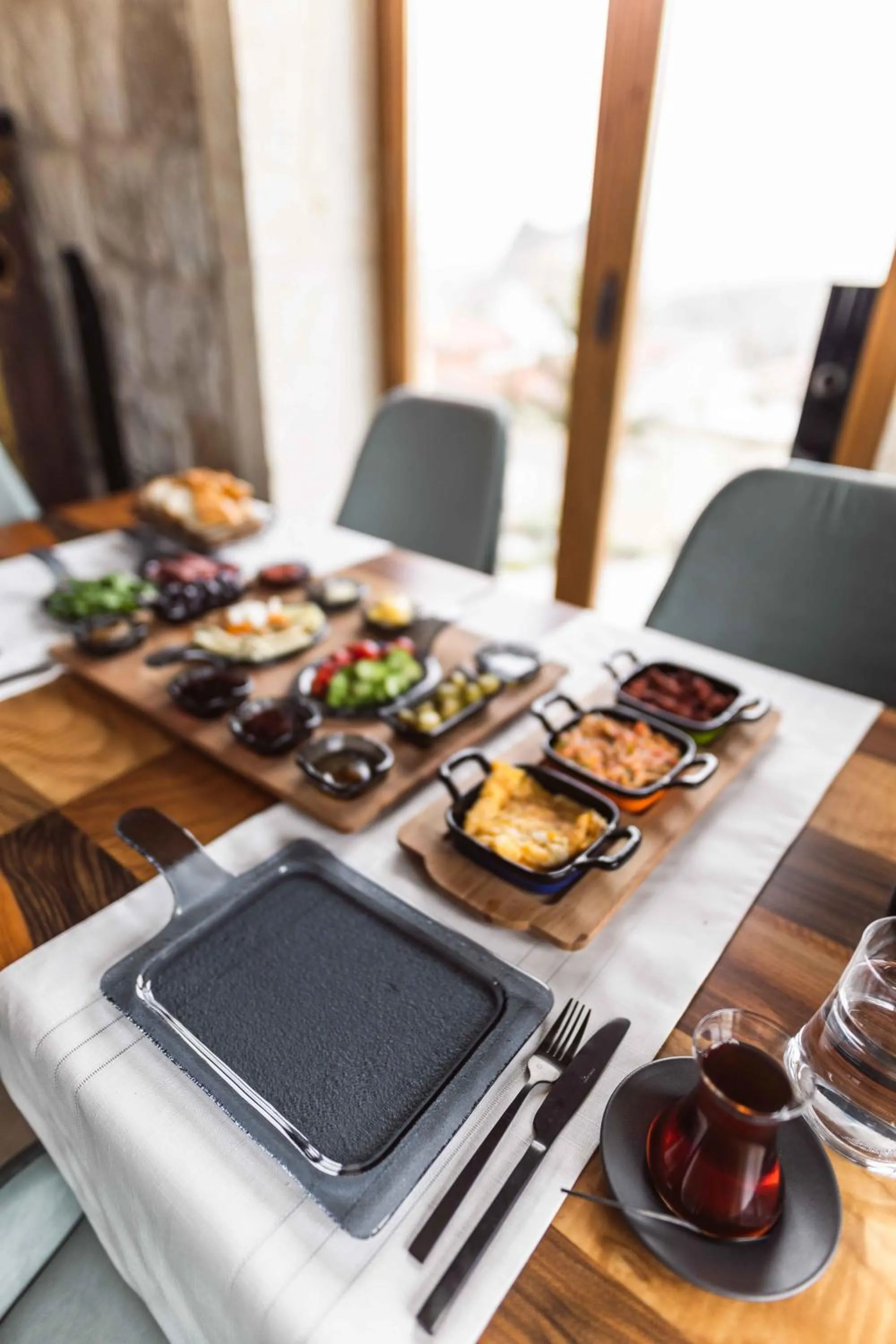 Breakfast in Solo Cave Suites