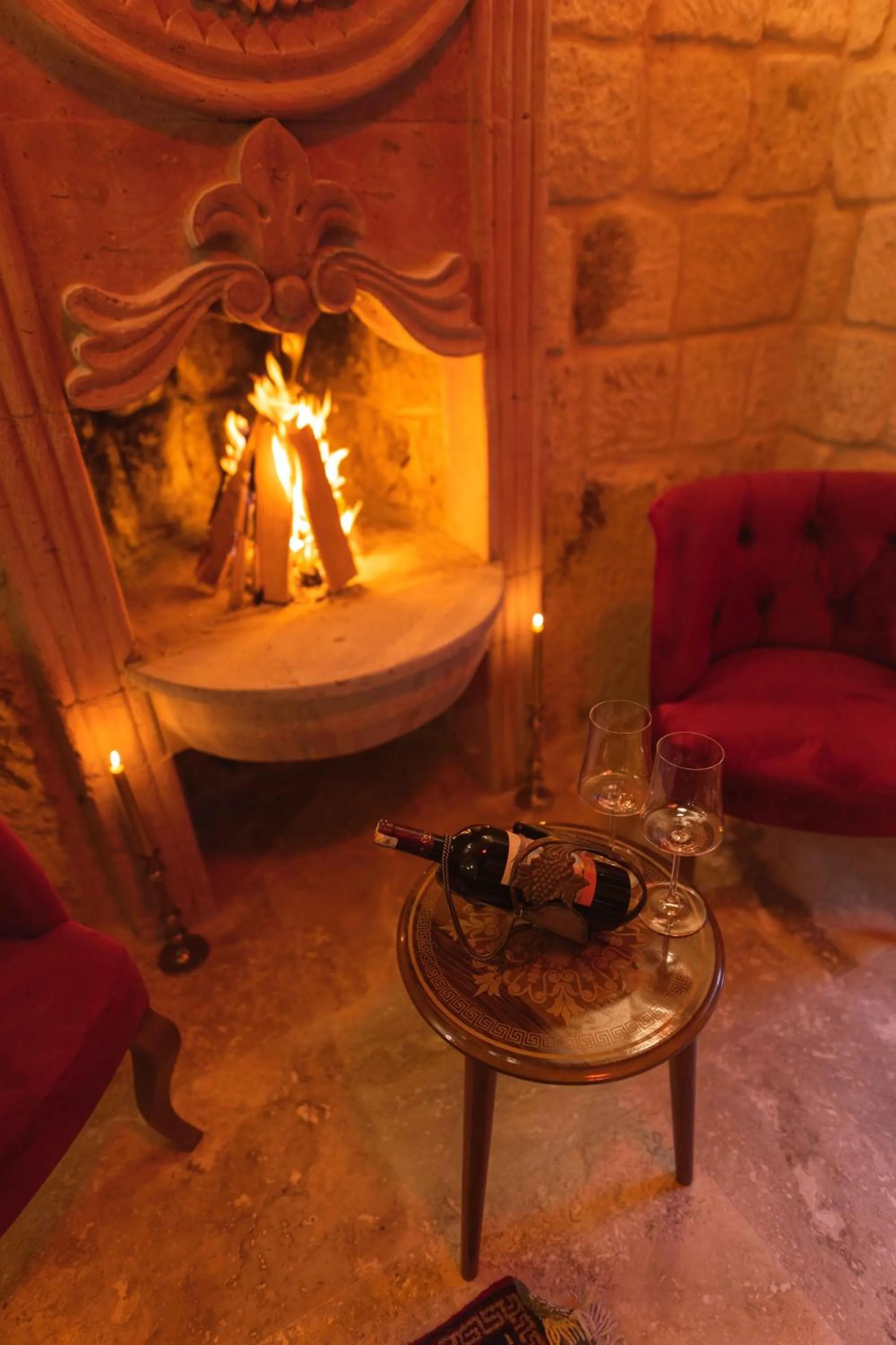 Seating area in Solo Cave Suites