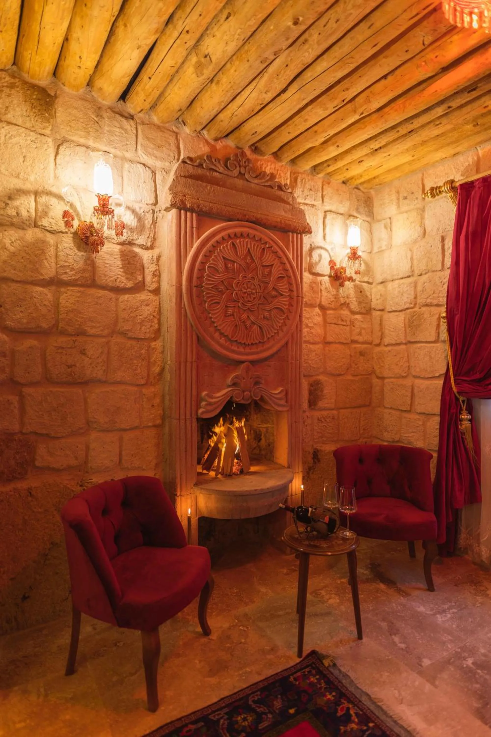 Seating area in Solo Cave Suites