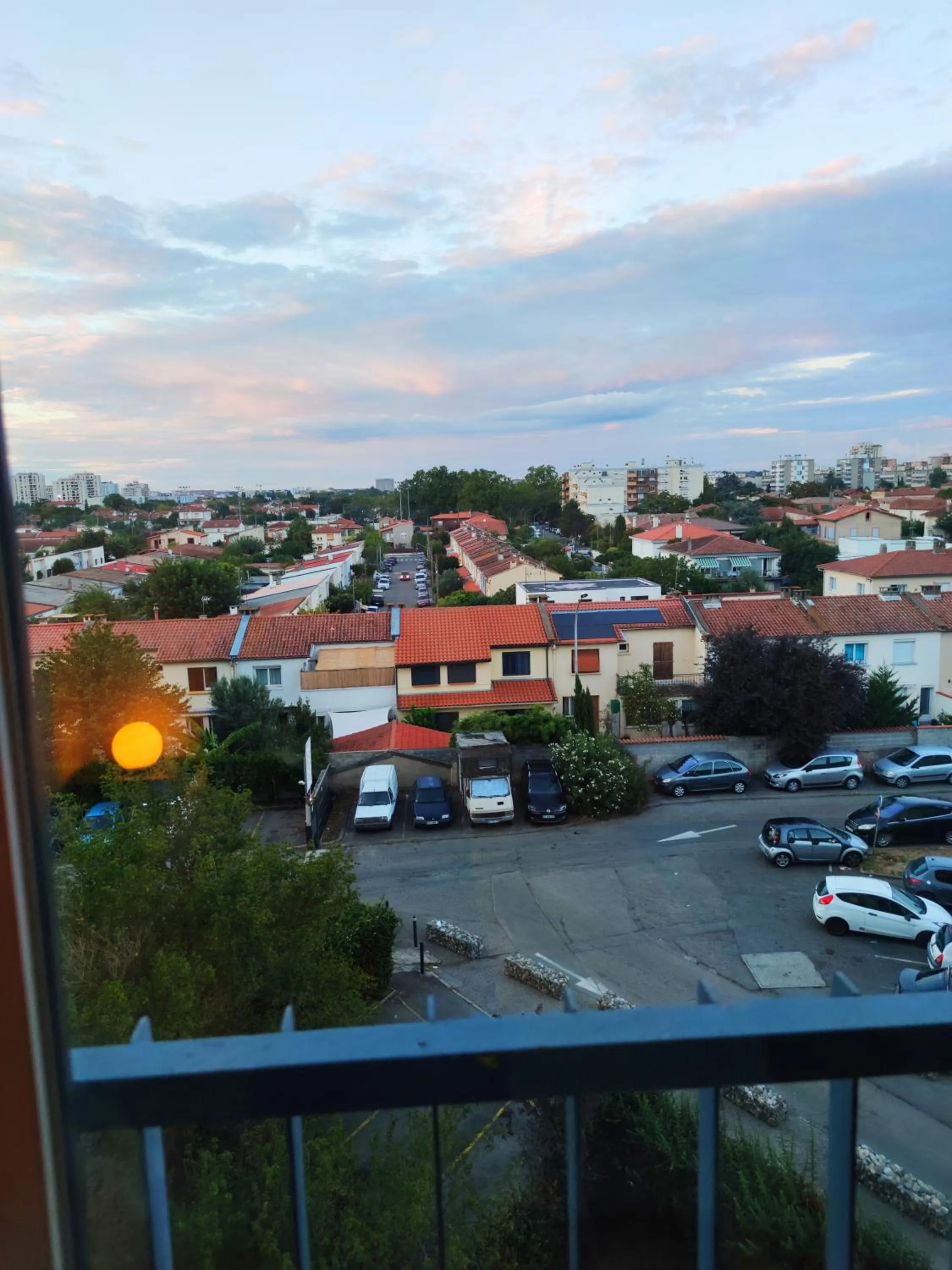 Neighbourhood in Chambre Privée - TOUT CONFORT - WIFI