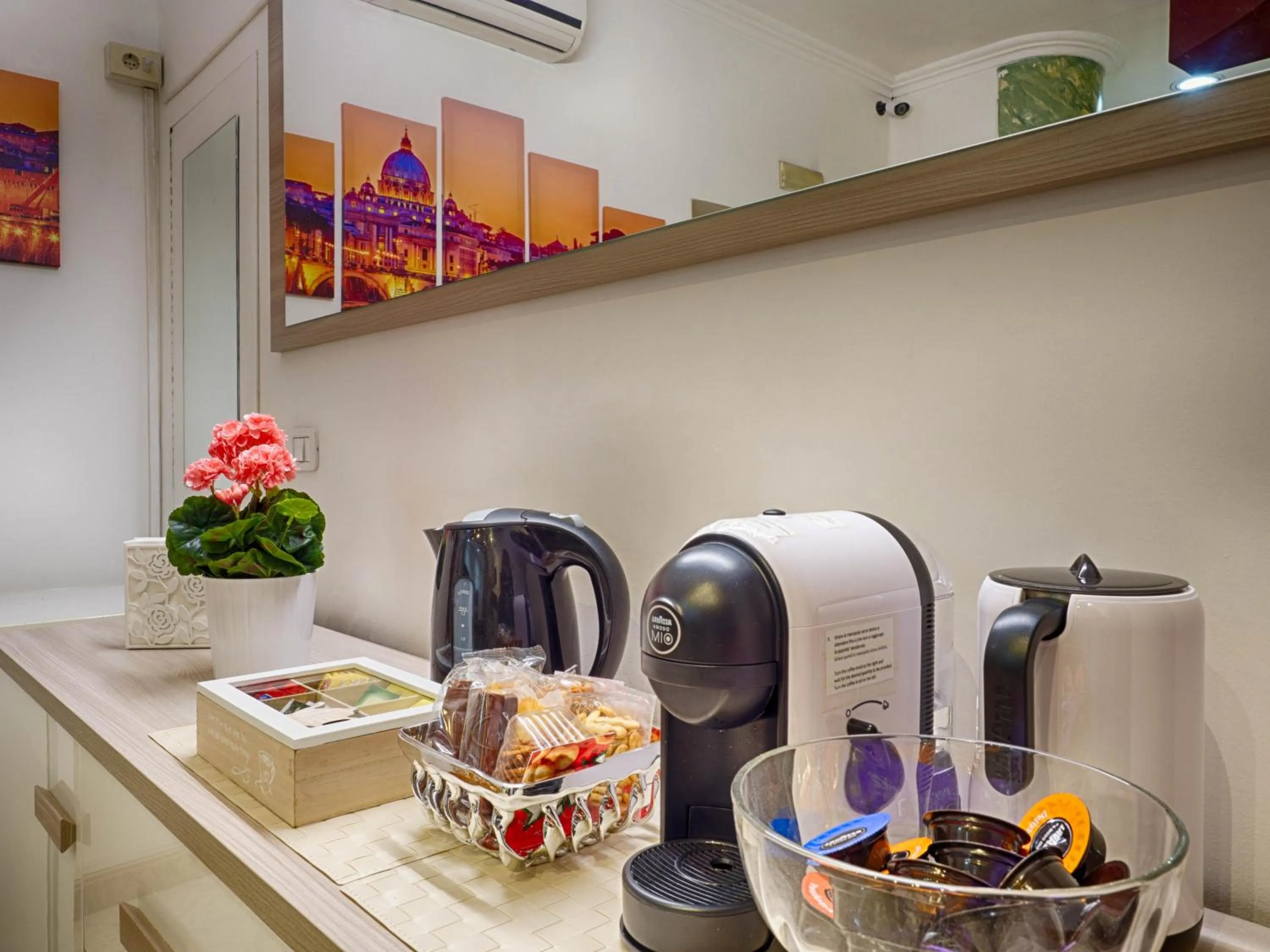 Coffee/tea facilities in Sunny Guest House