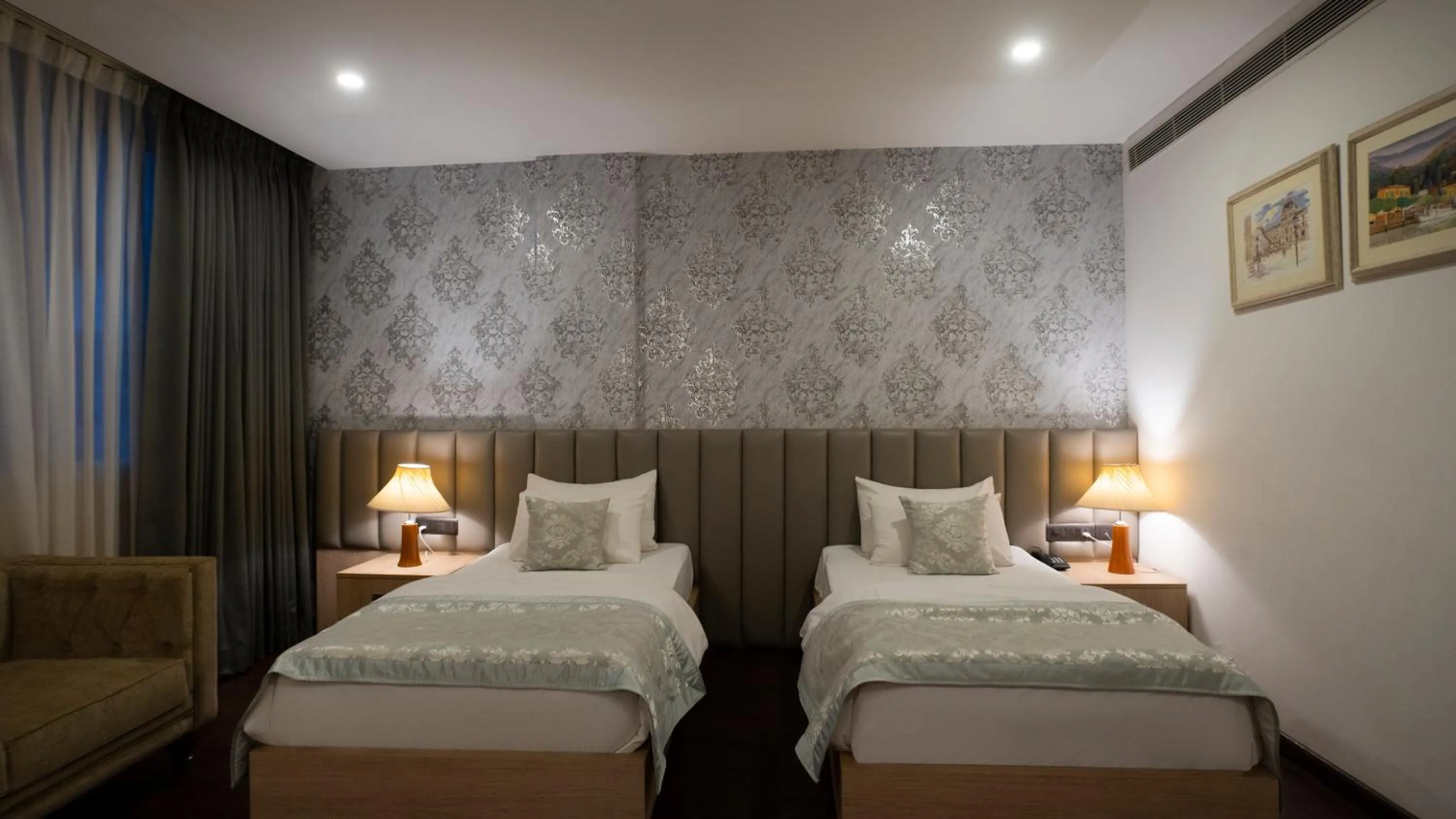 Bedroom, Bed in The Woodbury