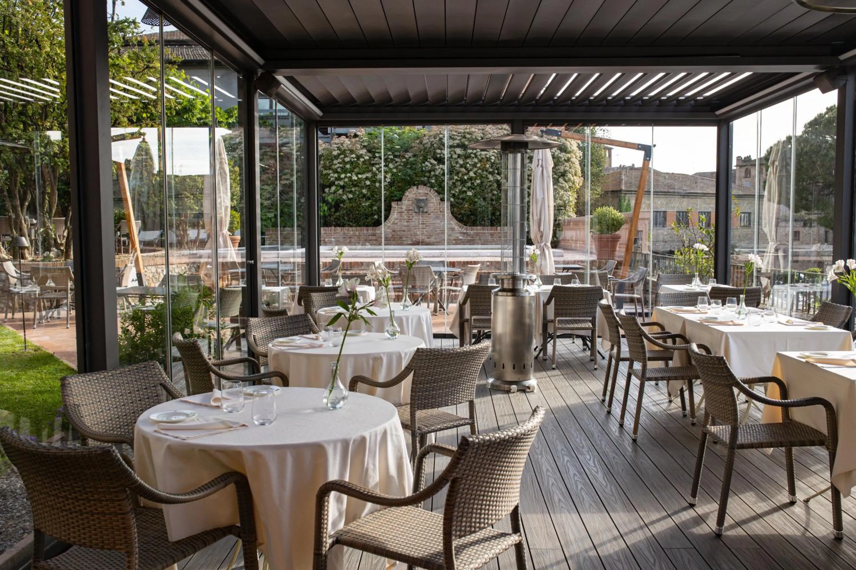 Restaurant/places to eat in Hotel Vannucci