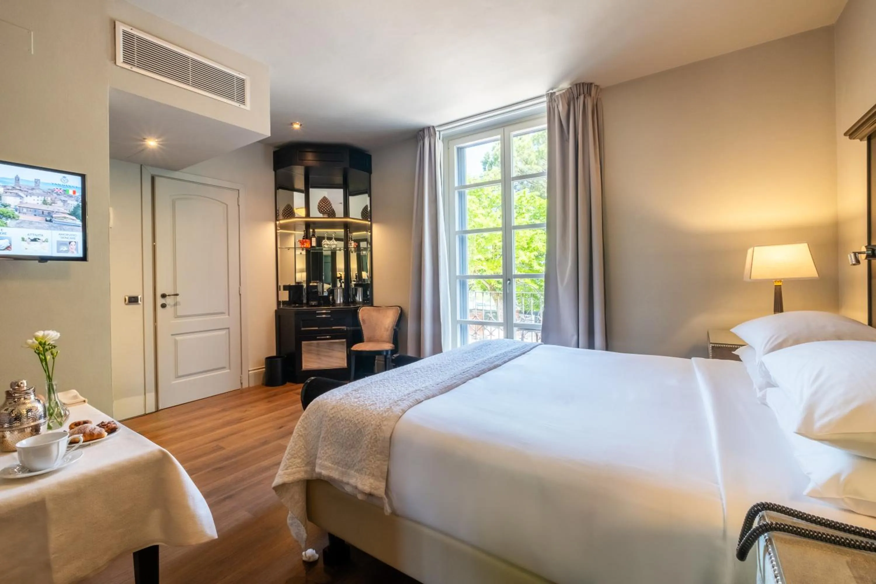 Bedroom, Bed in Hotel Vannucci