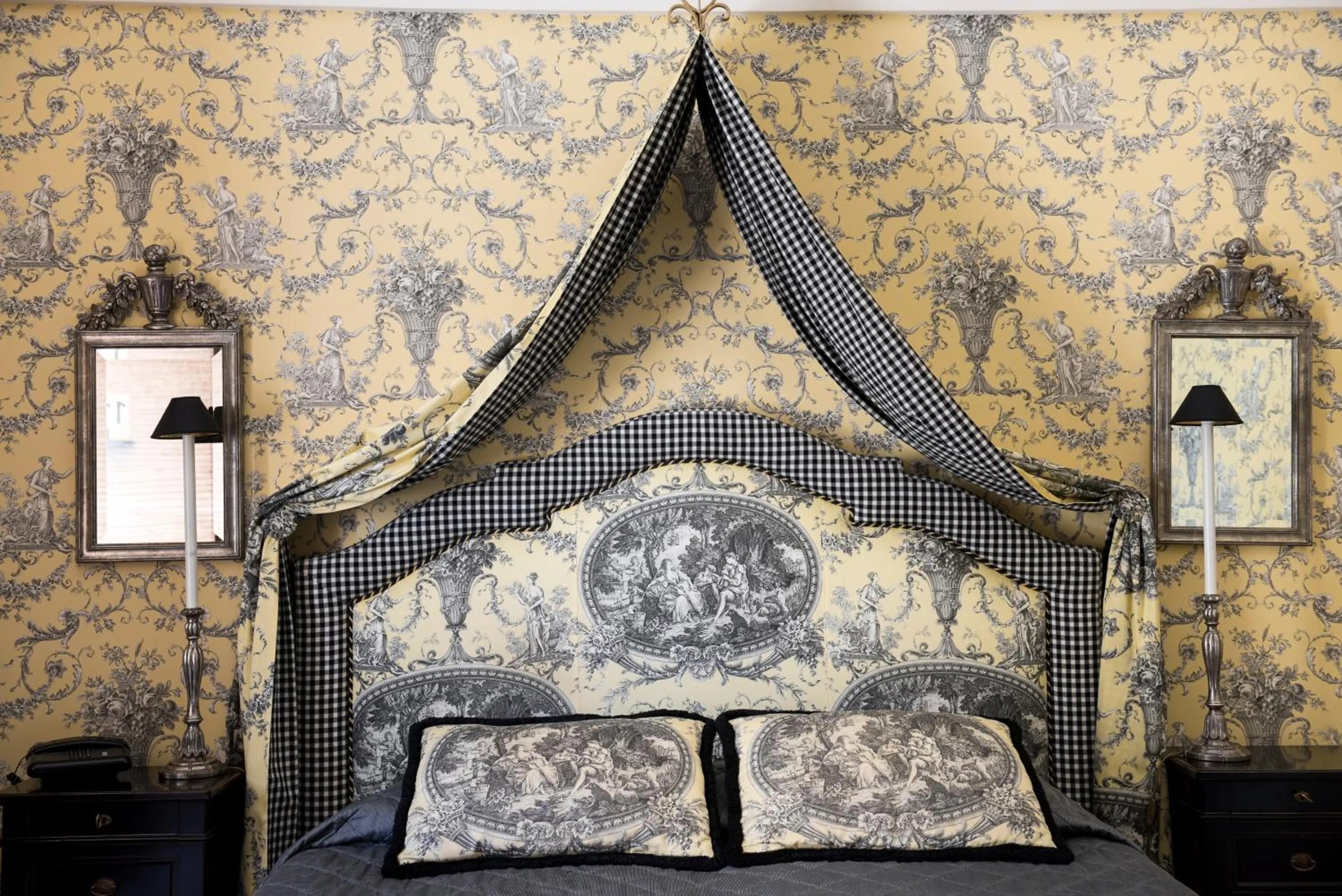 Decorative detail, Seating Area in Palazzo Failla Hotel