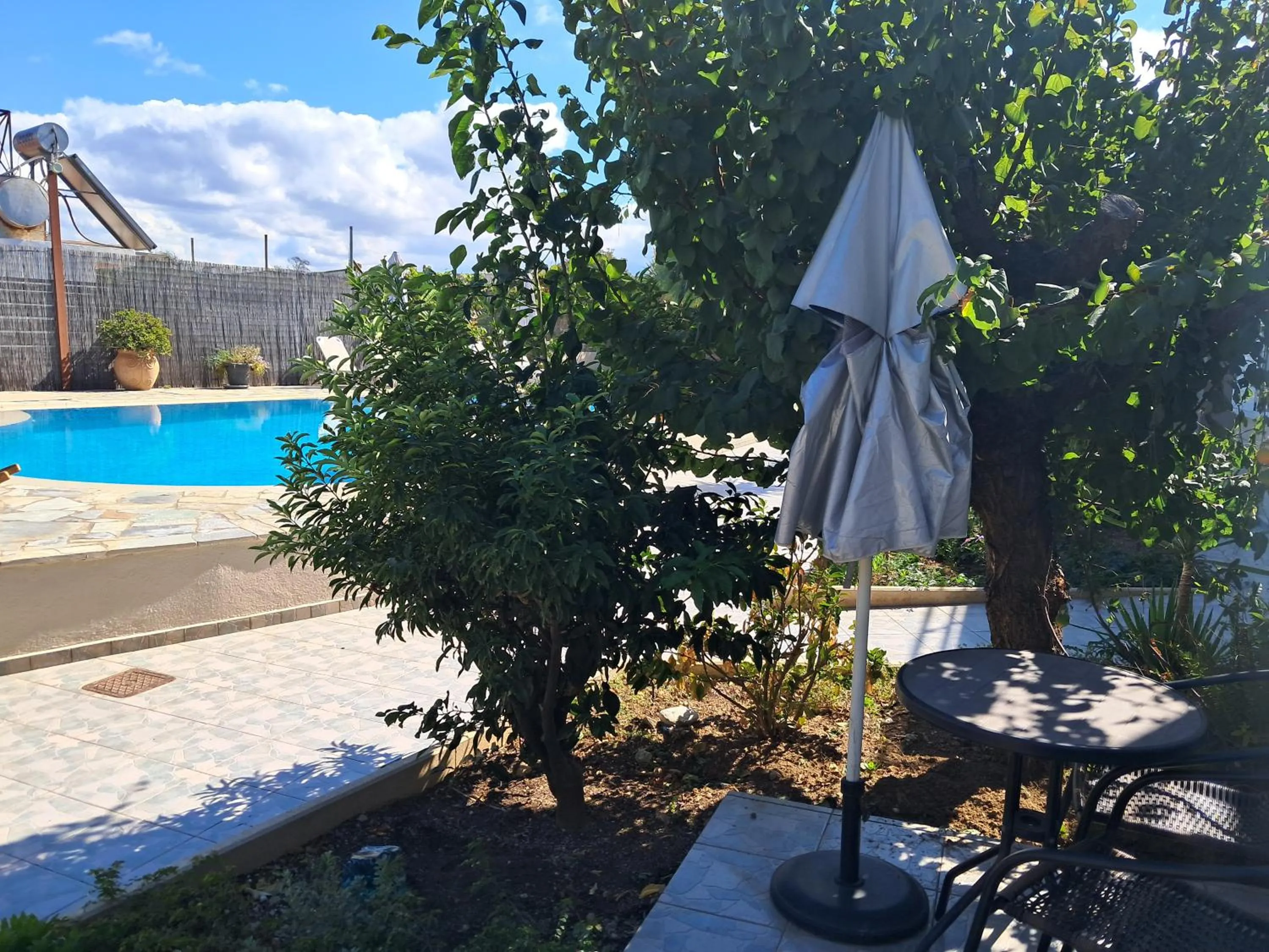 Swimming pool in Secret Garden Hotel