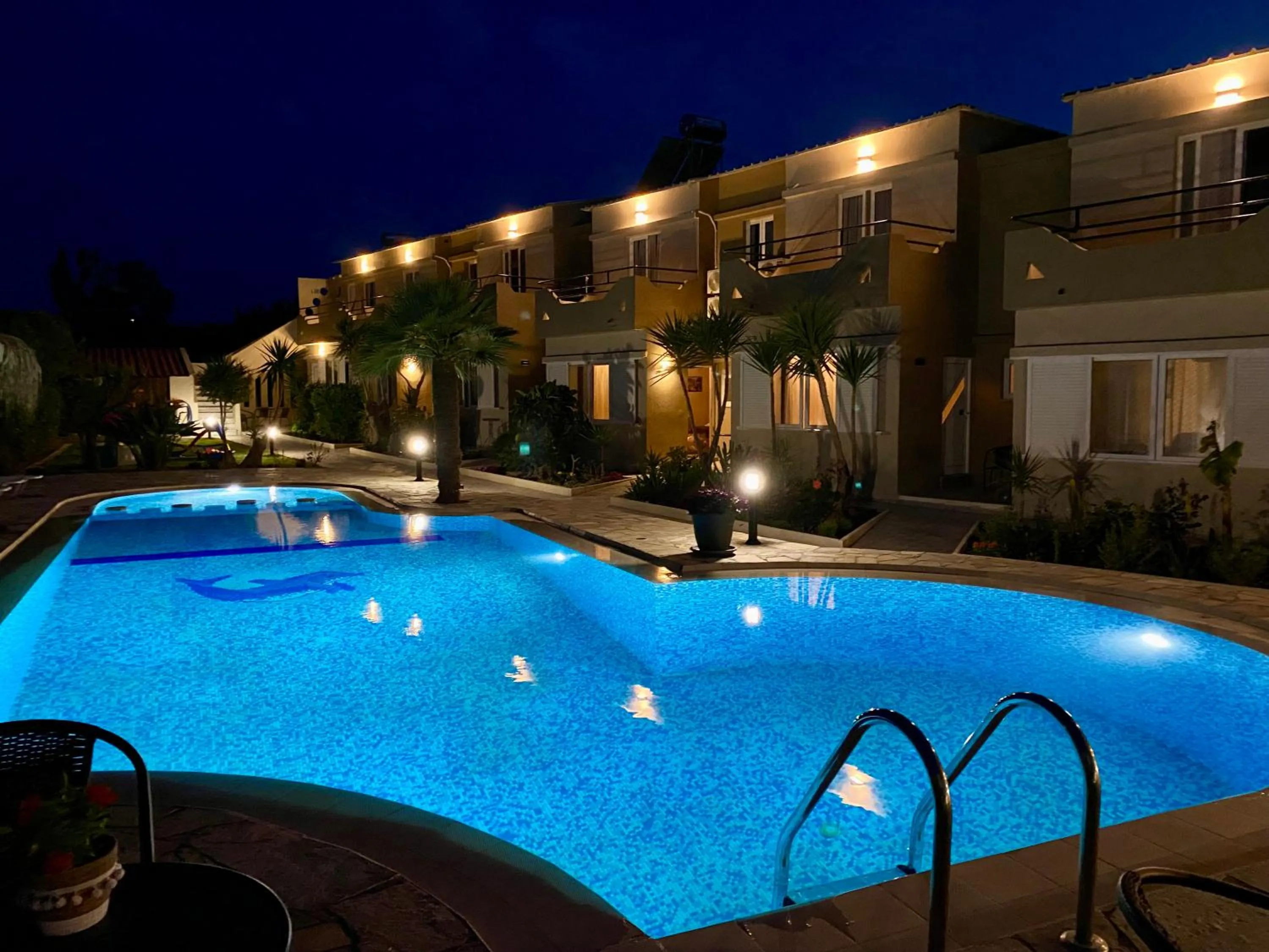 Swimming pool in Secret Garden Hotel