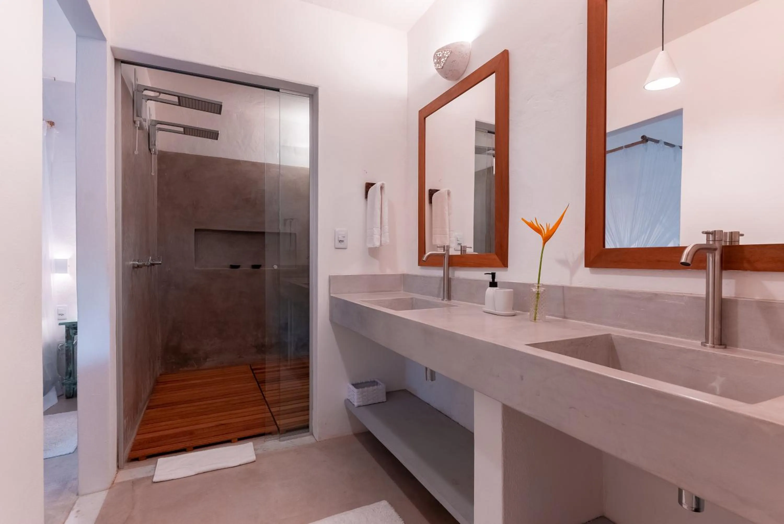 Bathroom in DA GRAÇA HOTEL