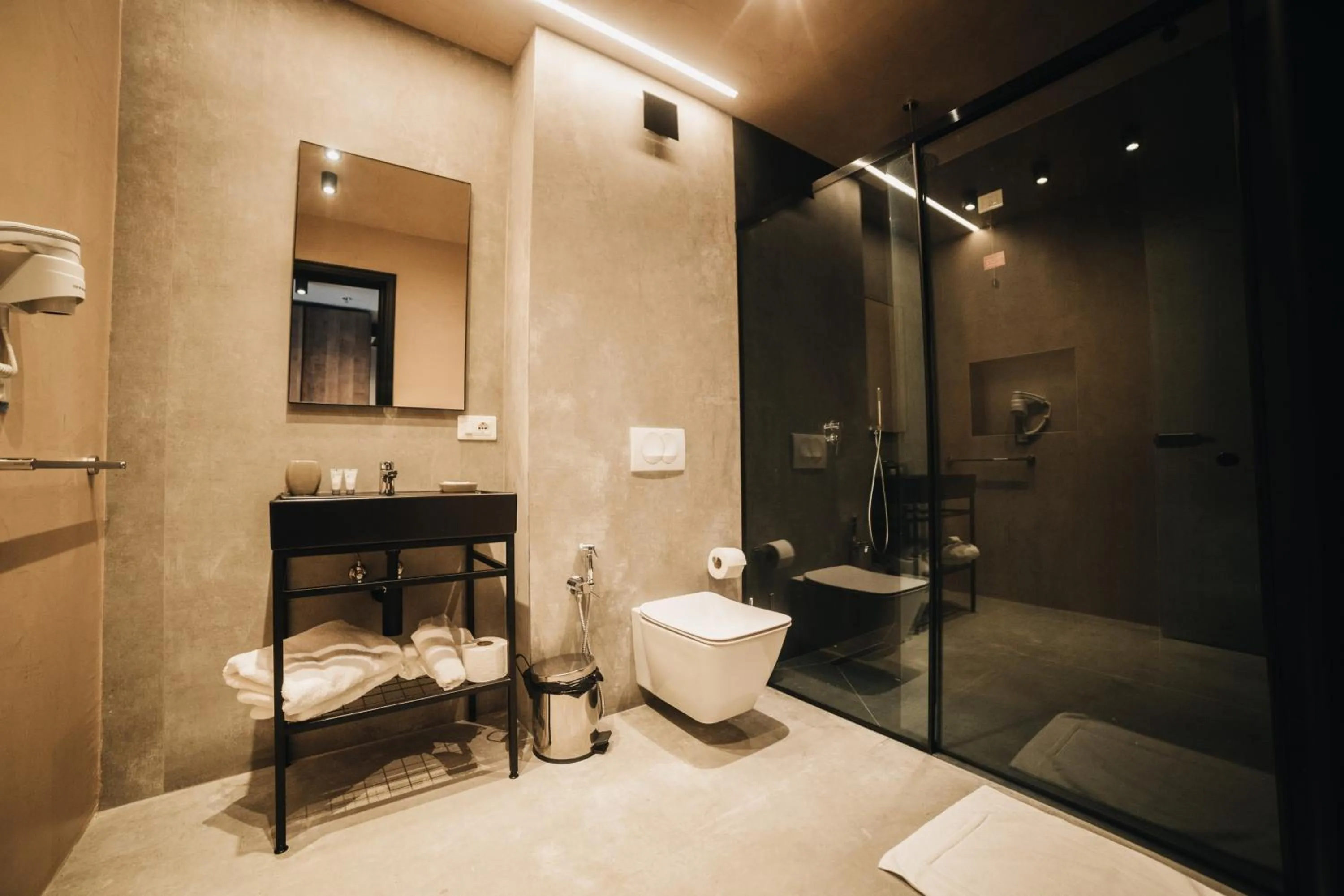 Bathroom in AMR Hotel - Durres