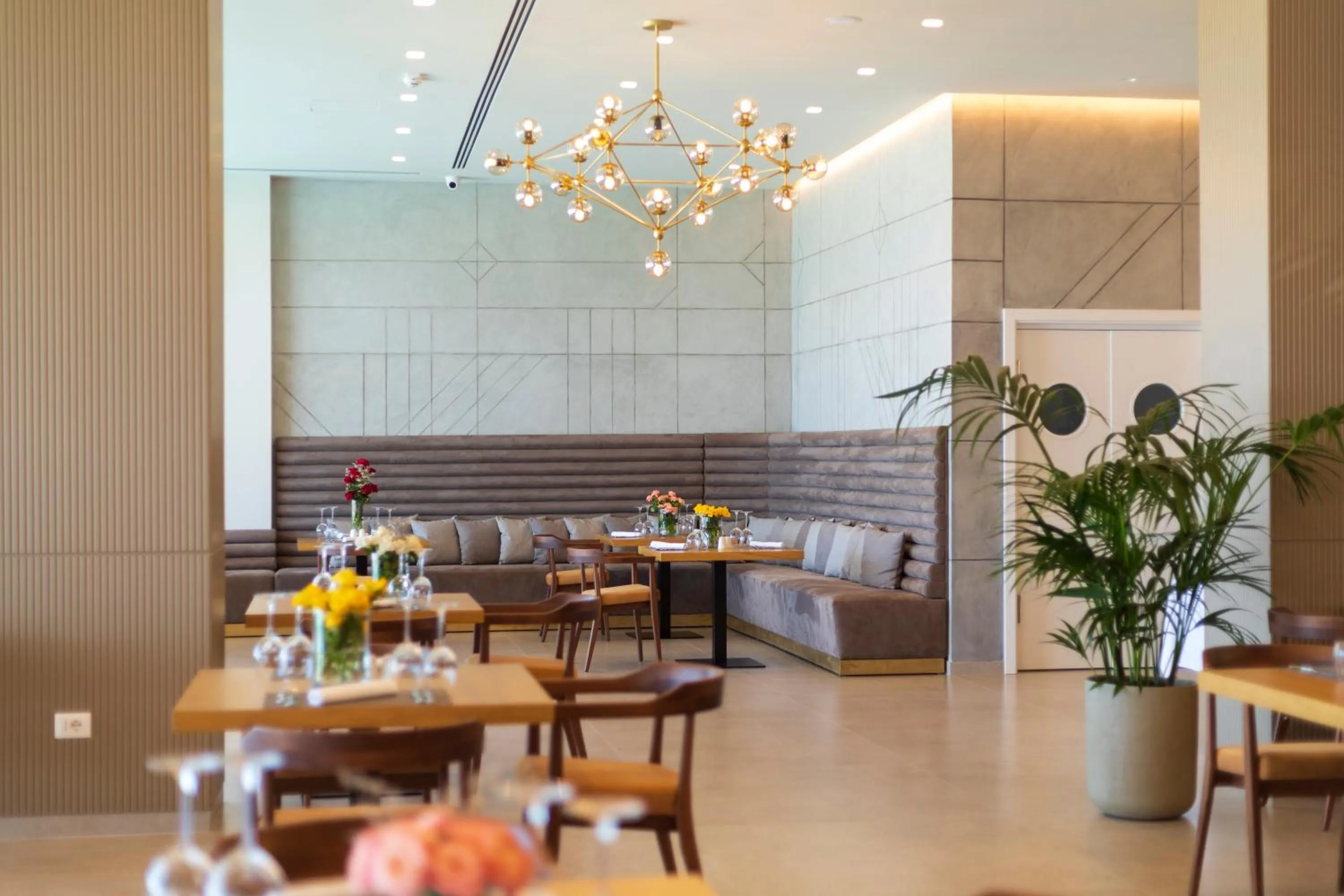 Restaurant/places to eat in AMR Hotel - Durres