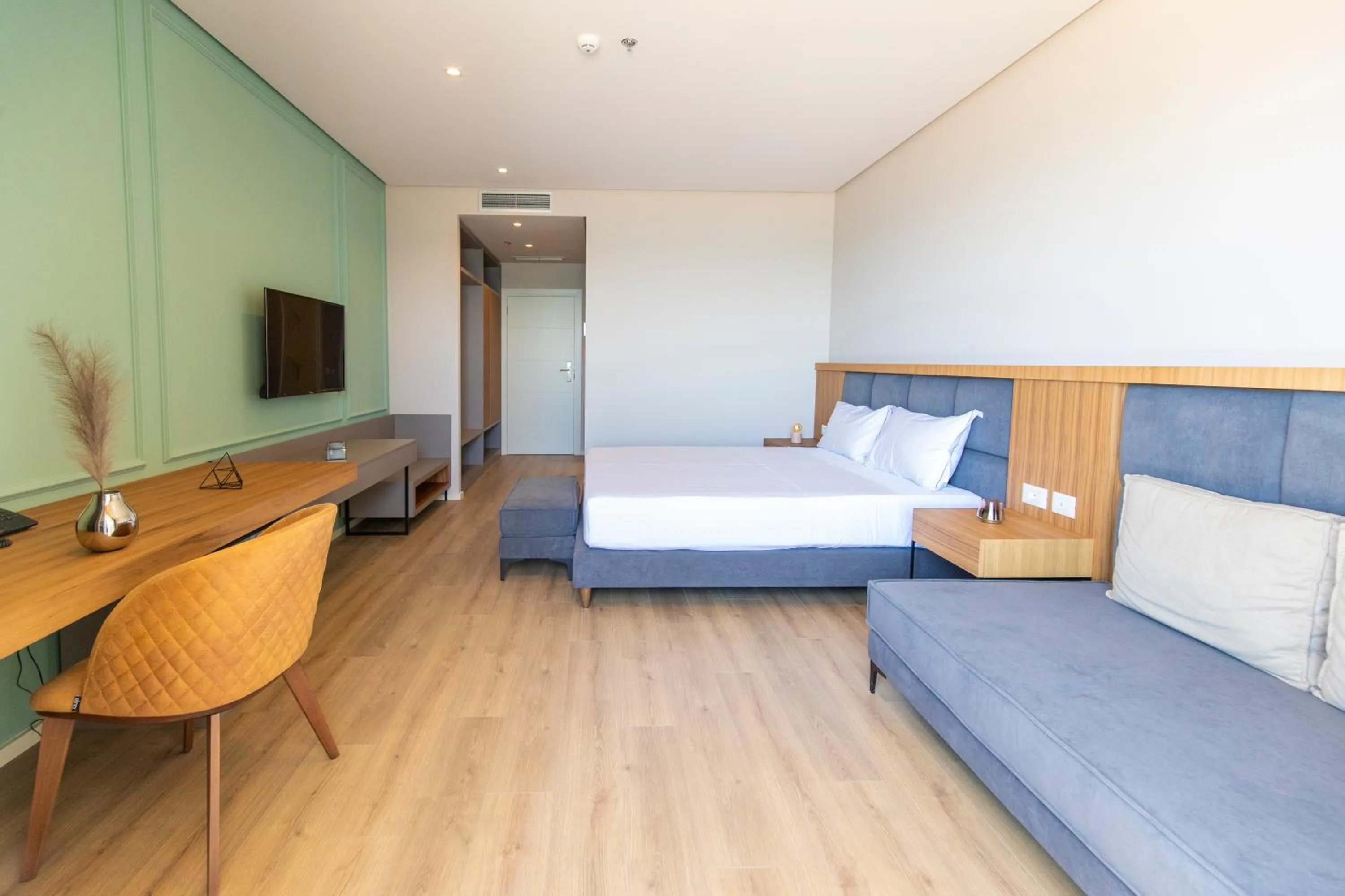 Photo of the whole room, Bed in AMR Hotel - Durres