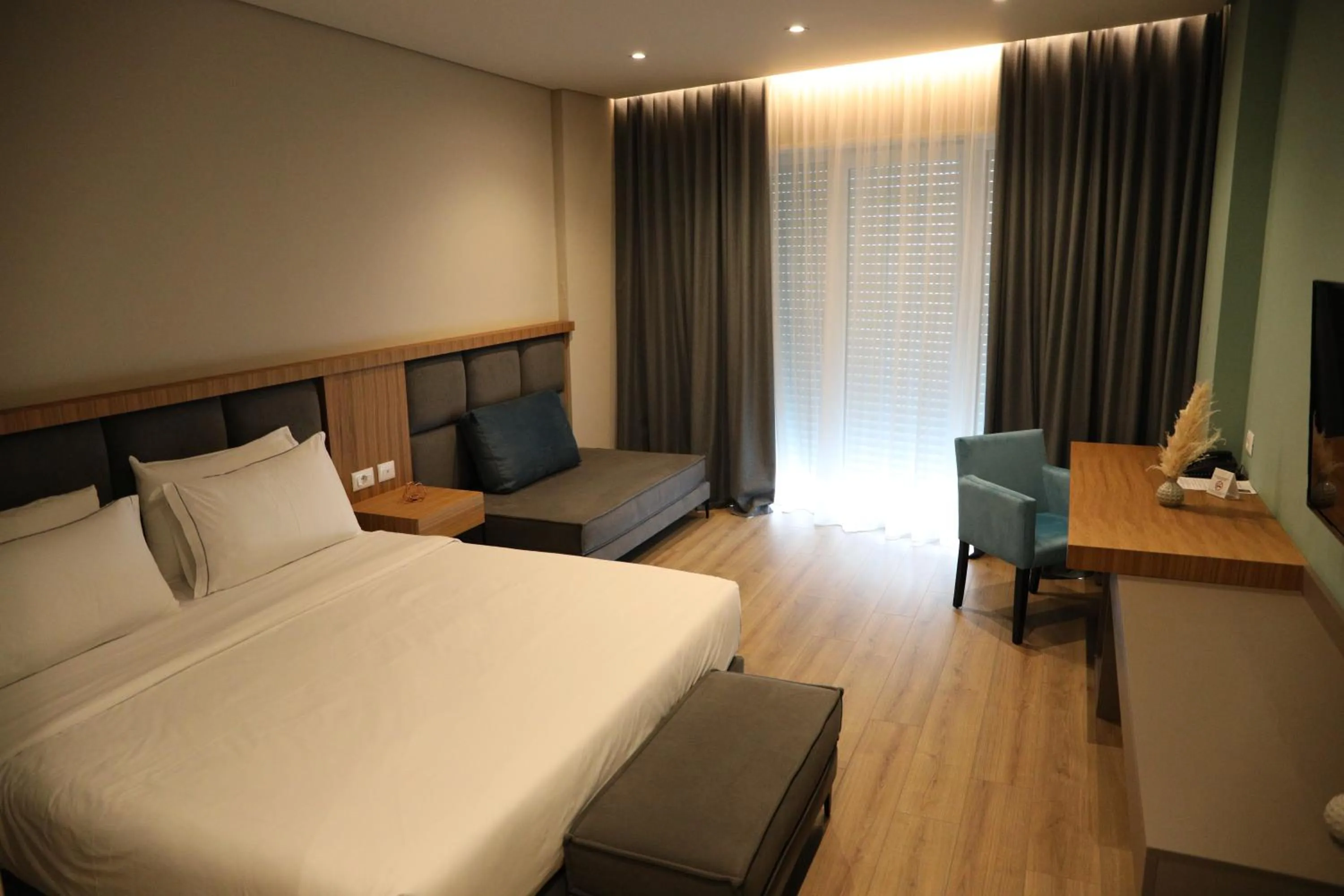 Bedroom, Bed in AMR Hotel - Durres