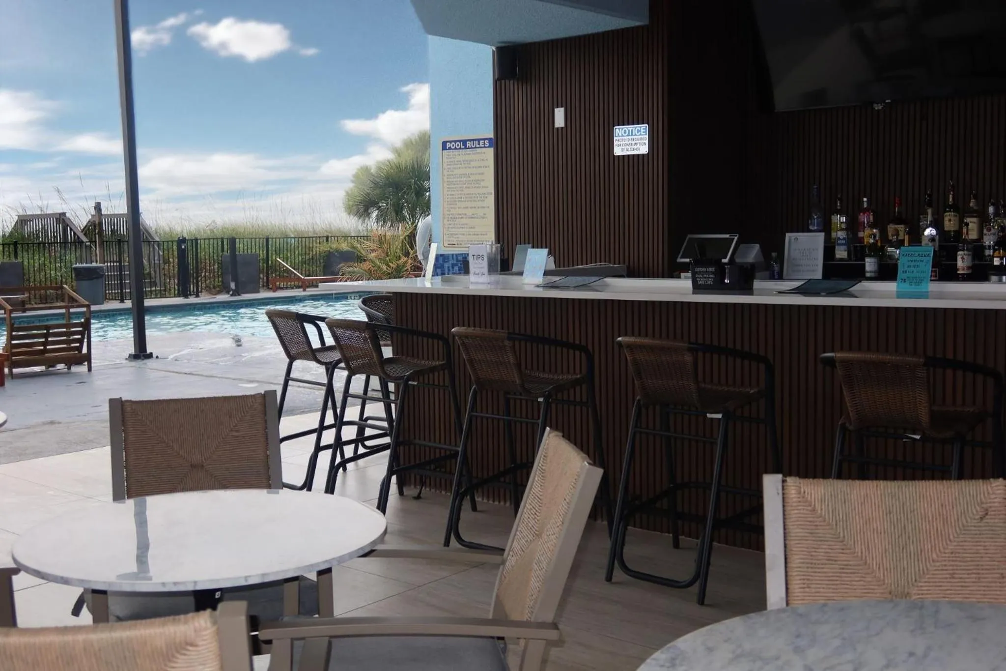 Lounge or bar in Grande Beach Resort