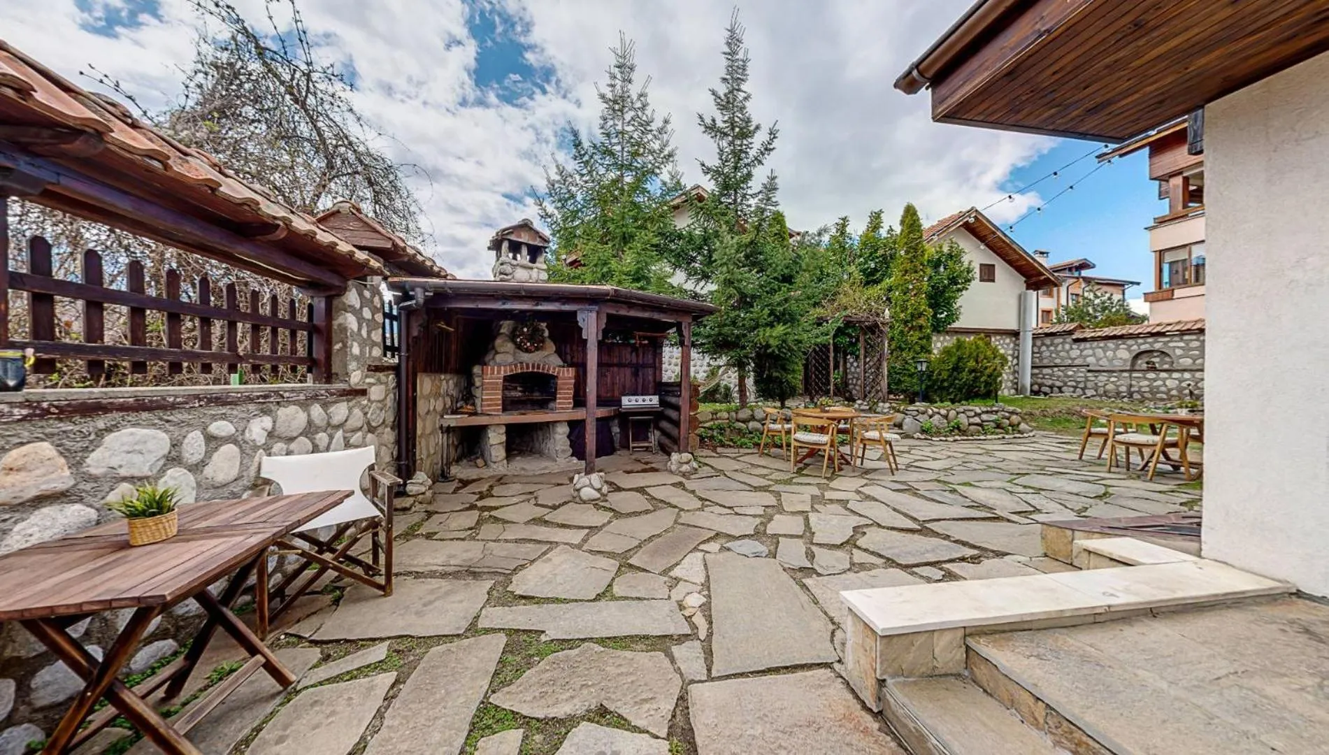 Property building in Hotel FAMIL - adults only