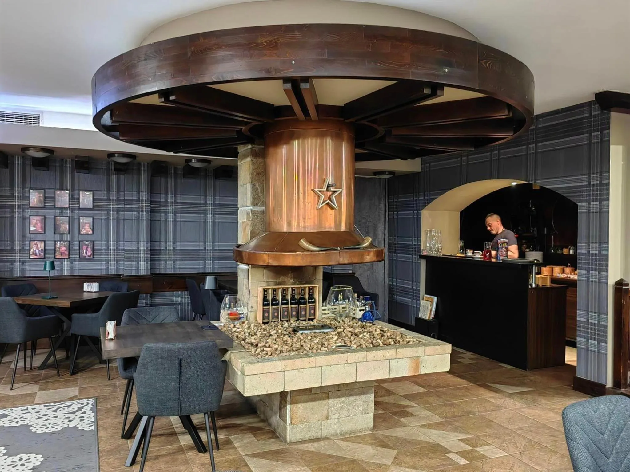 Restaurant/places to eat in Hotel FAMIL - adults only