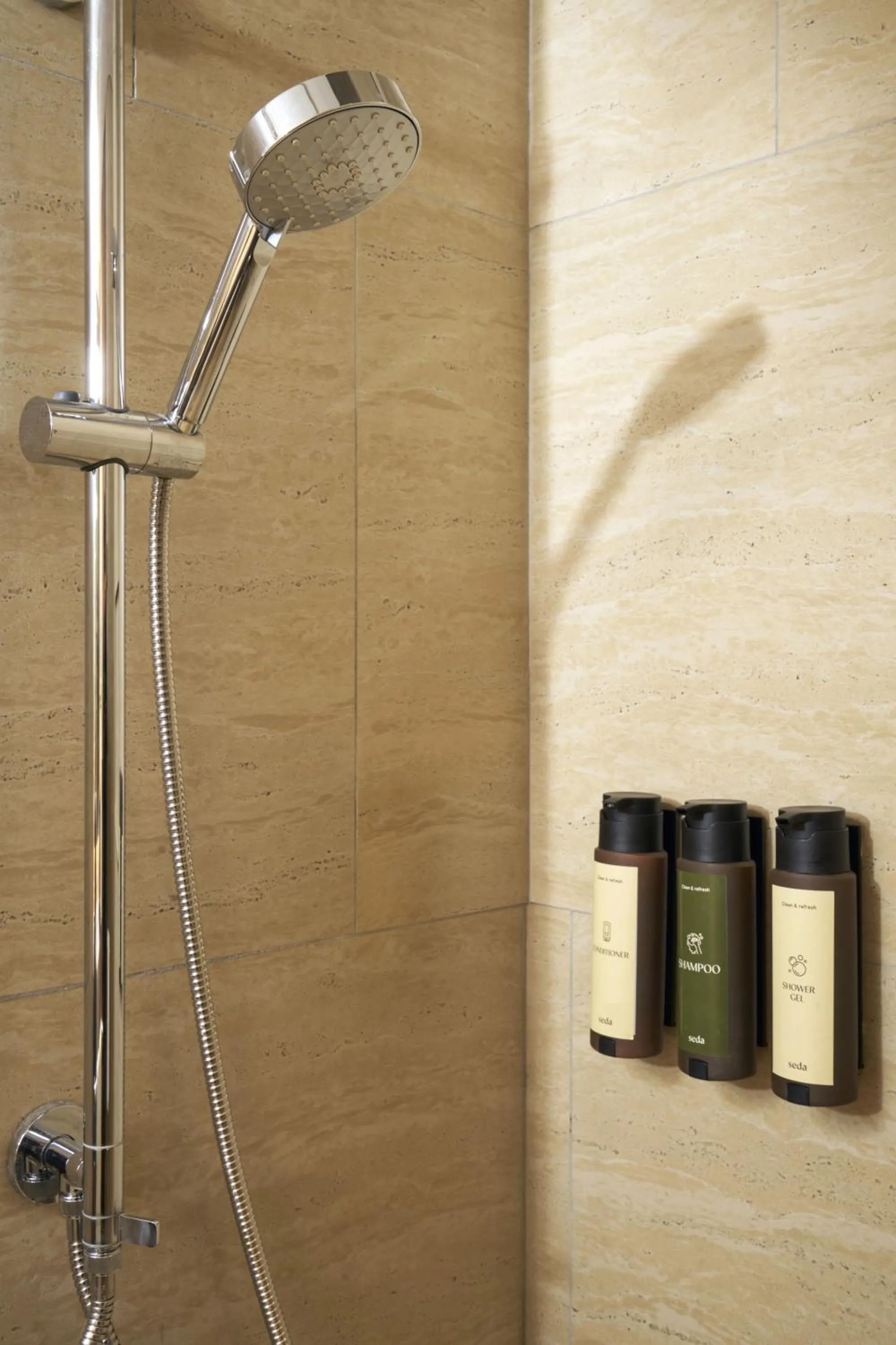 Shower in Seda Bonifacio Global City