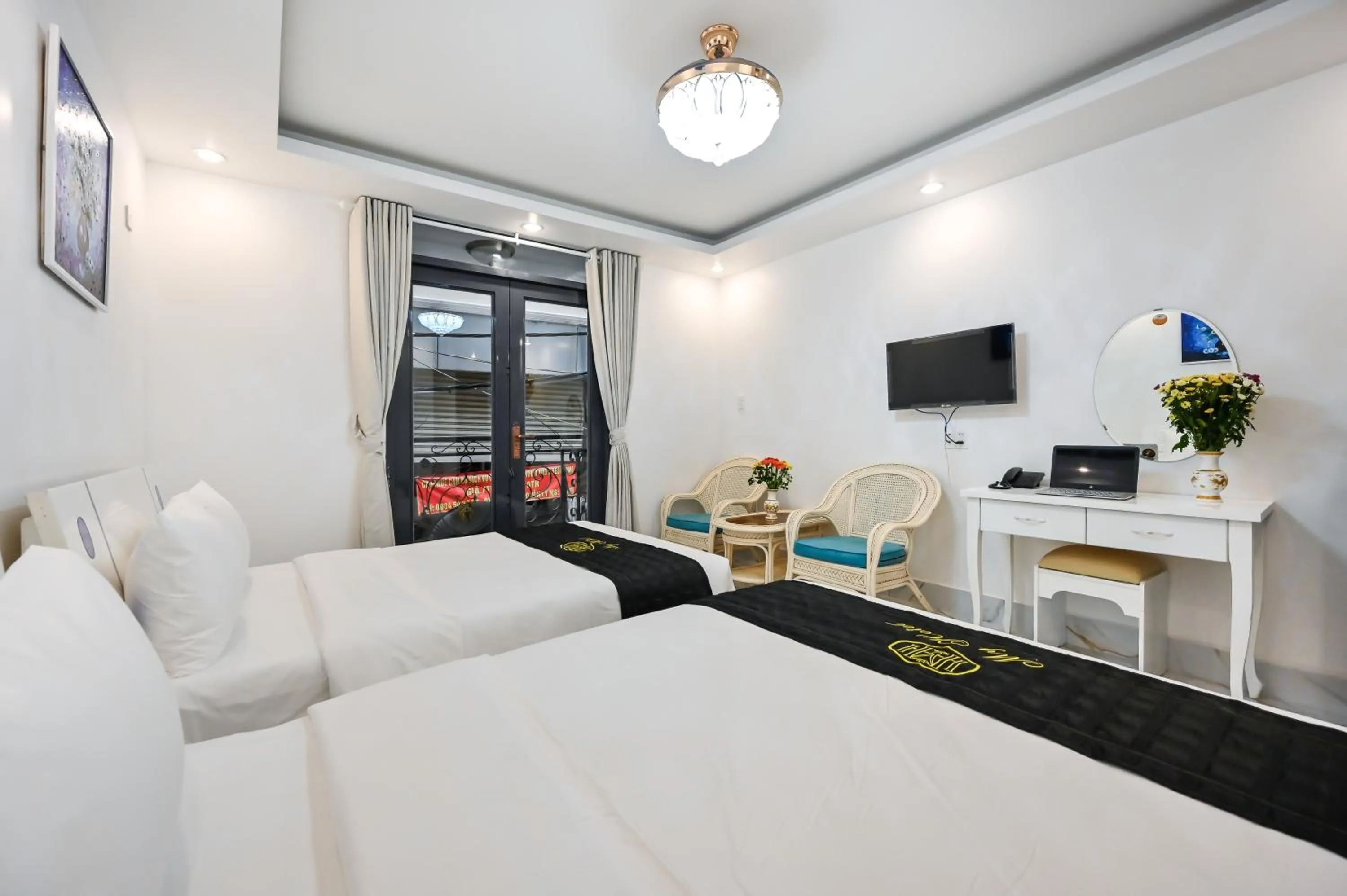 Photo of the whole room, Bed in My Hotel