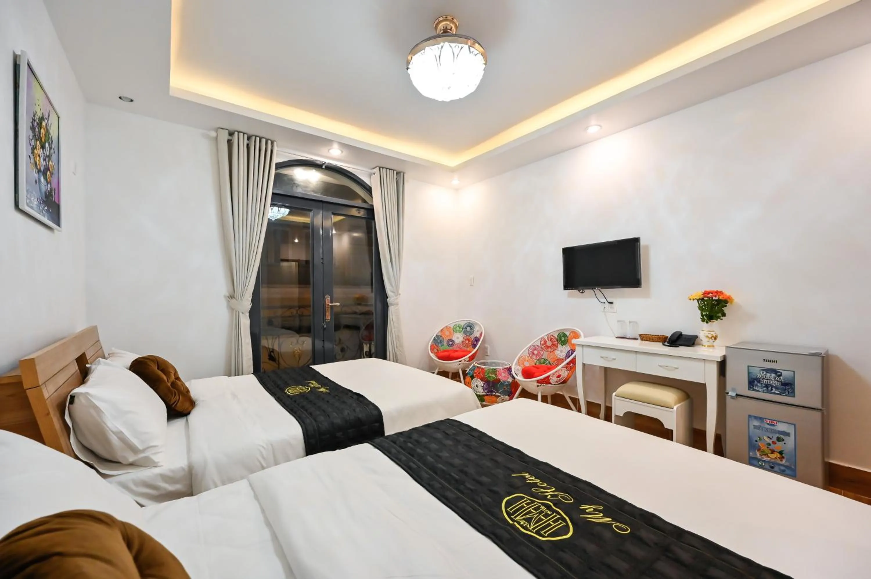 Photo of the whole room, Bed in My Hotel