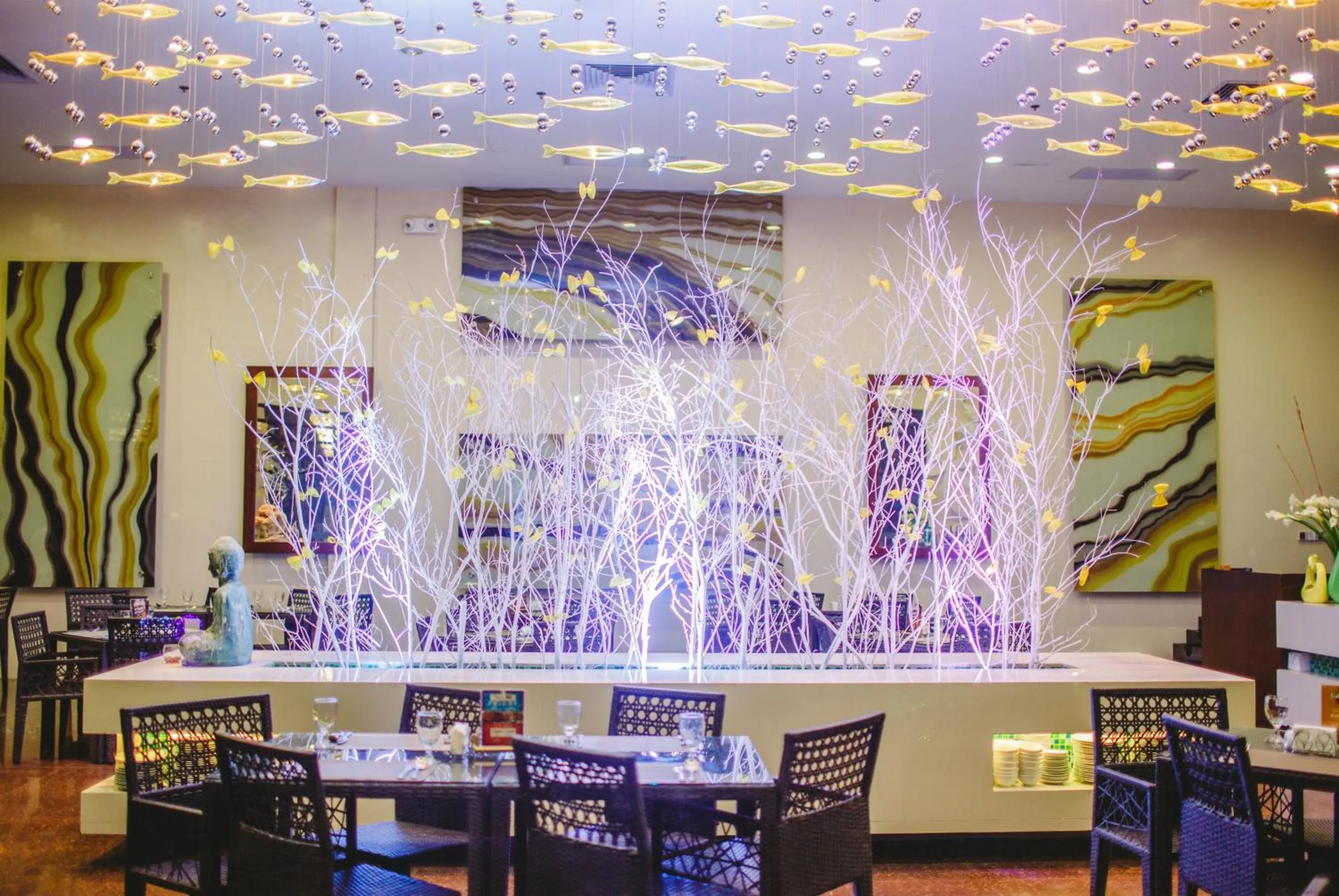 Restaurant/places to eat in Aziza Paradise Hotel