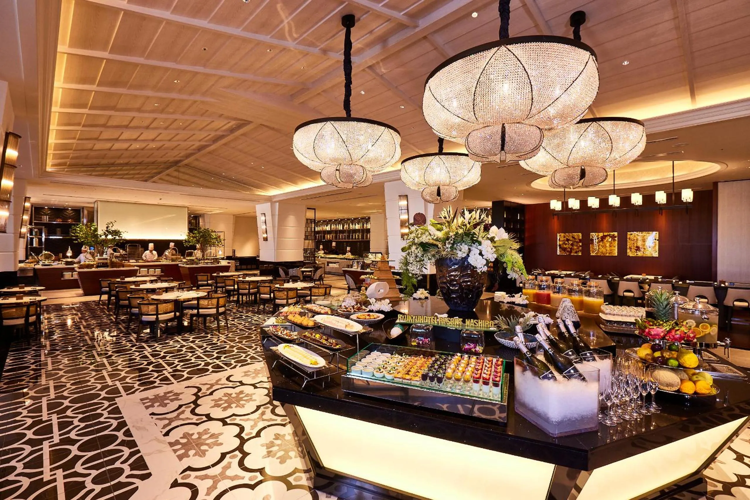 Restaurant/places to eat in Ryukyu Hotel & Resort Nashiro Beach