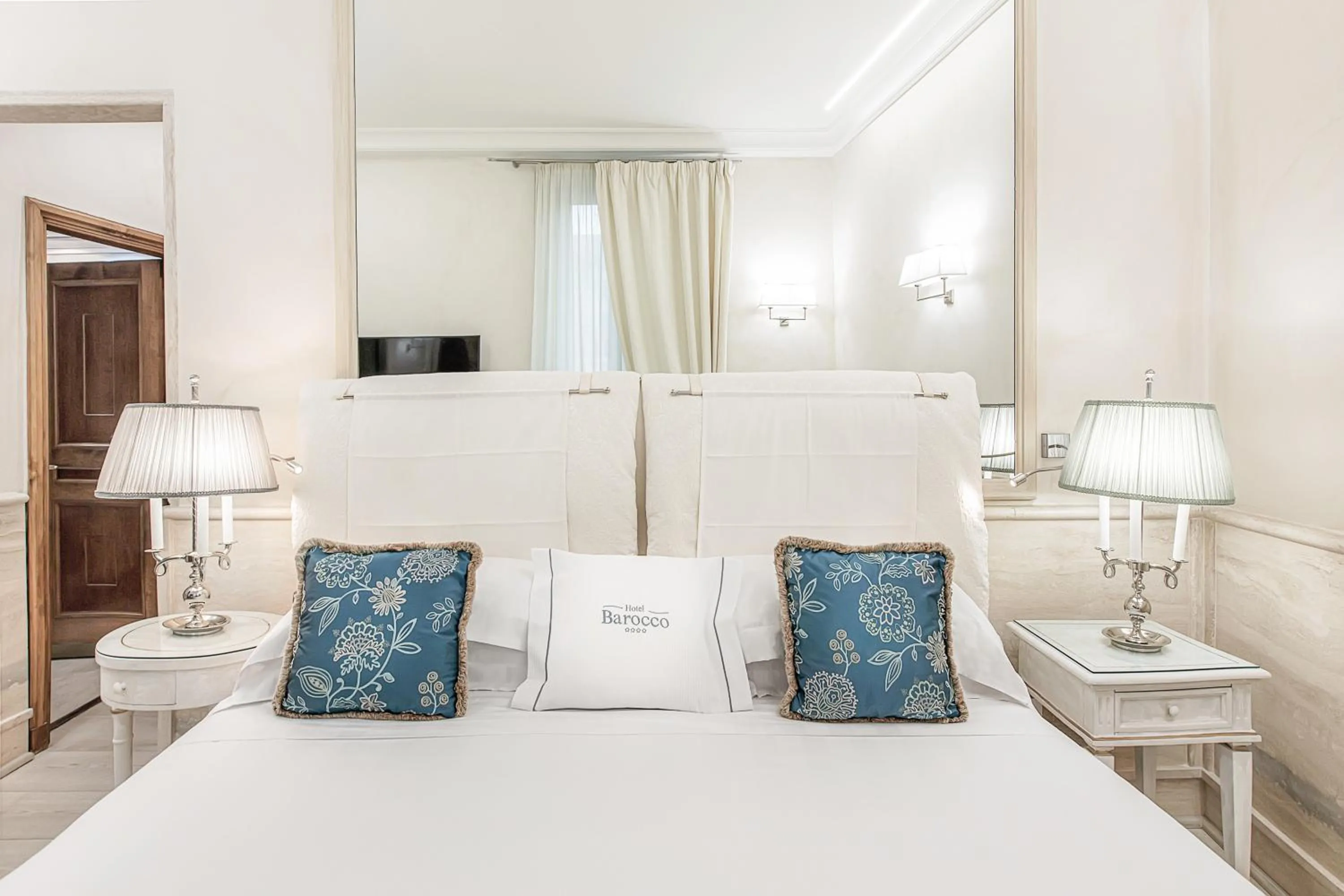 Bedroom, Bed in Hotel Barocco