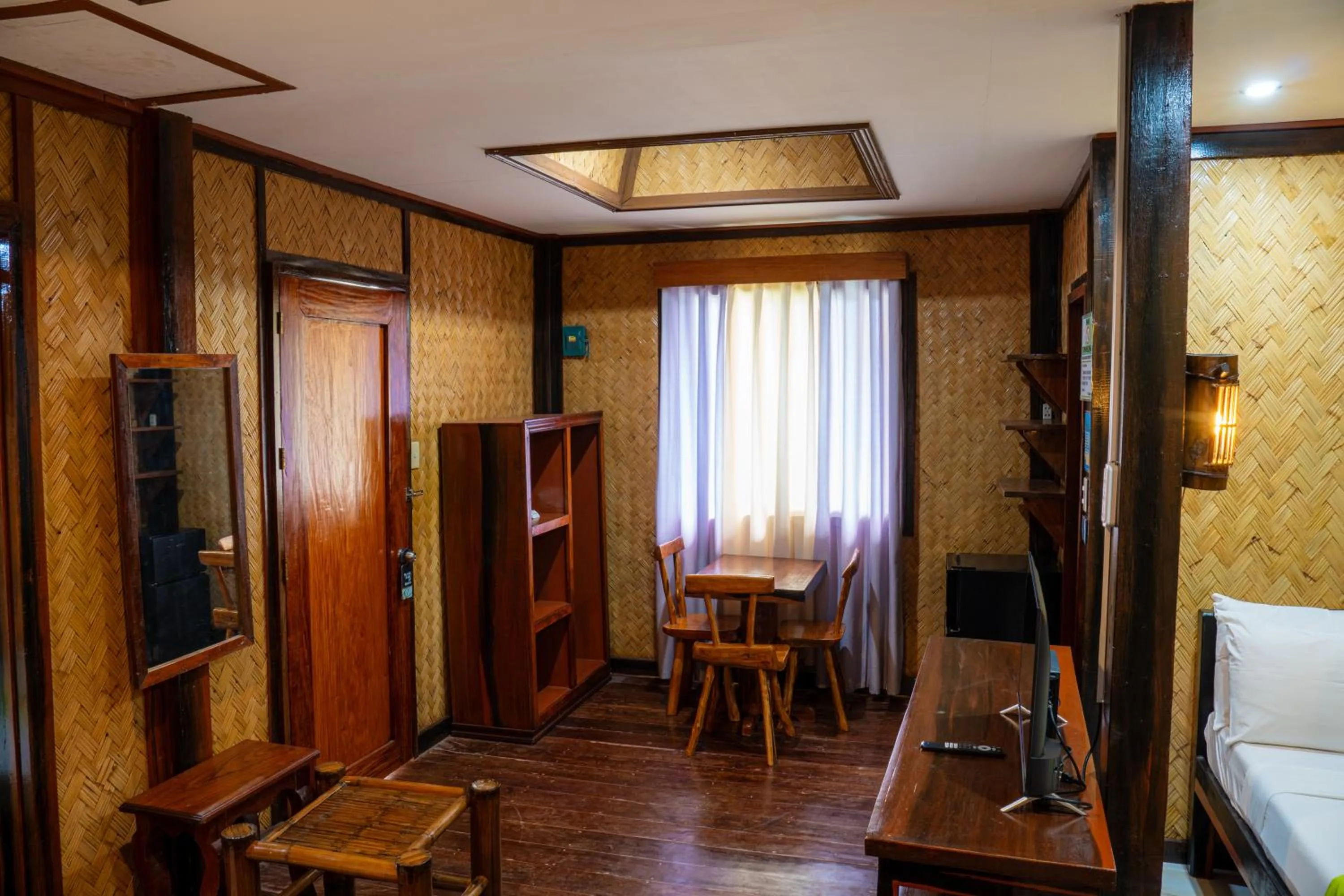 Living room in El Nido Viewdeck Cottages