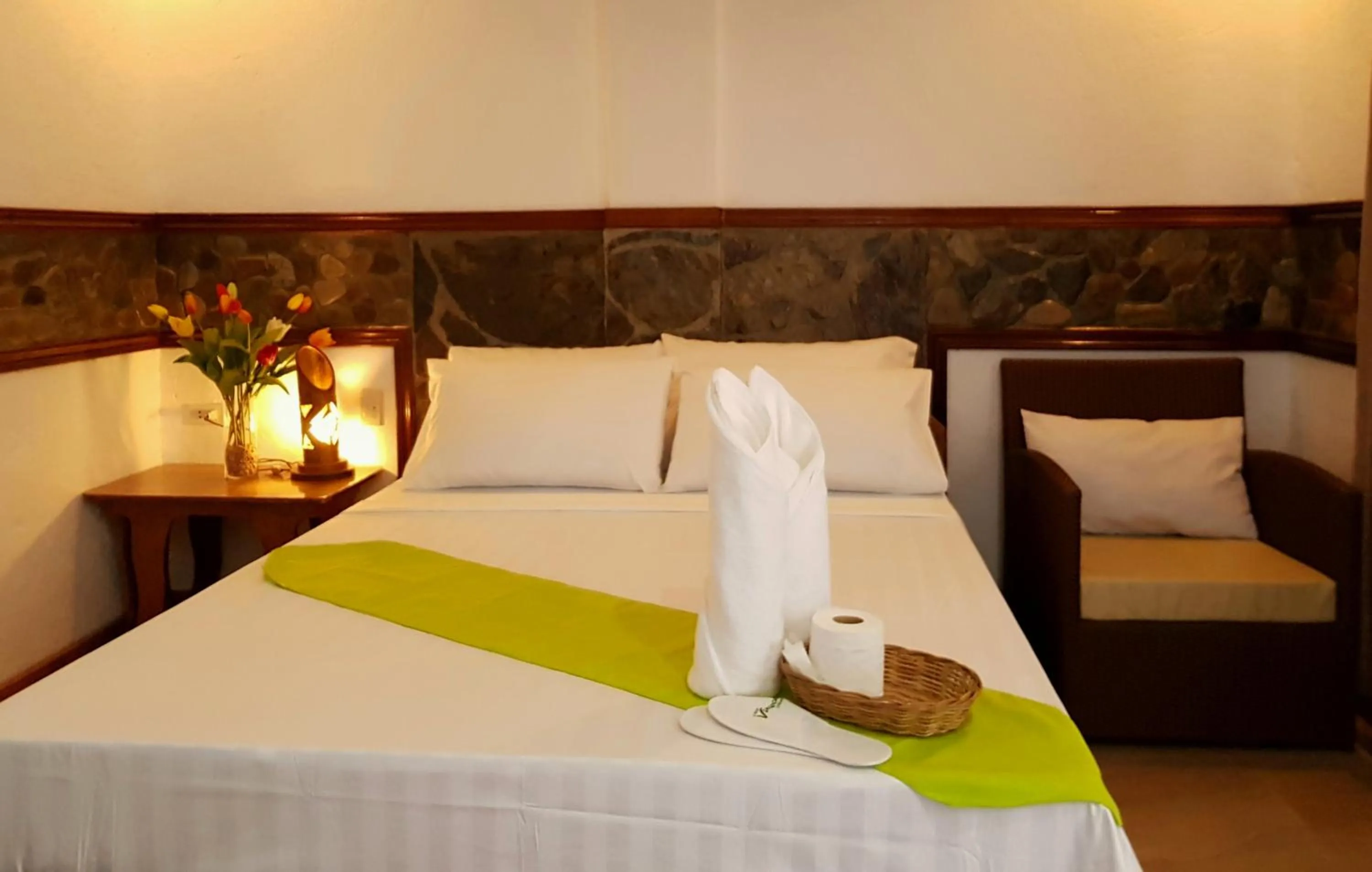 Bed in El Nido Viewdeck Cottages