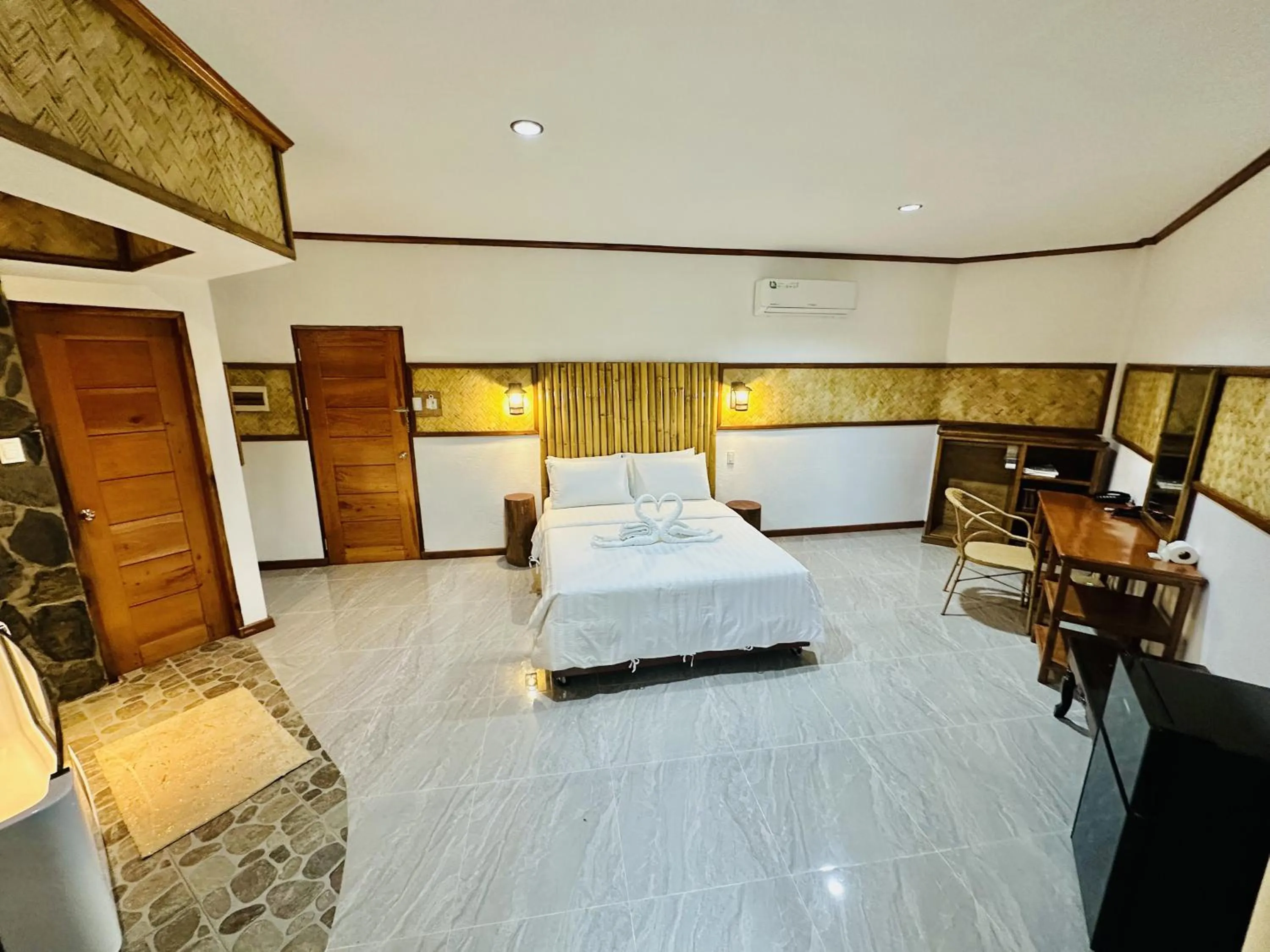 Photo of the whole room, Bed in El Nido Viewdeck Cottages