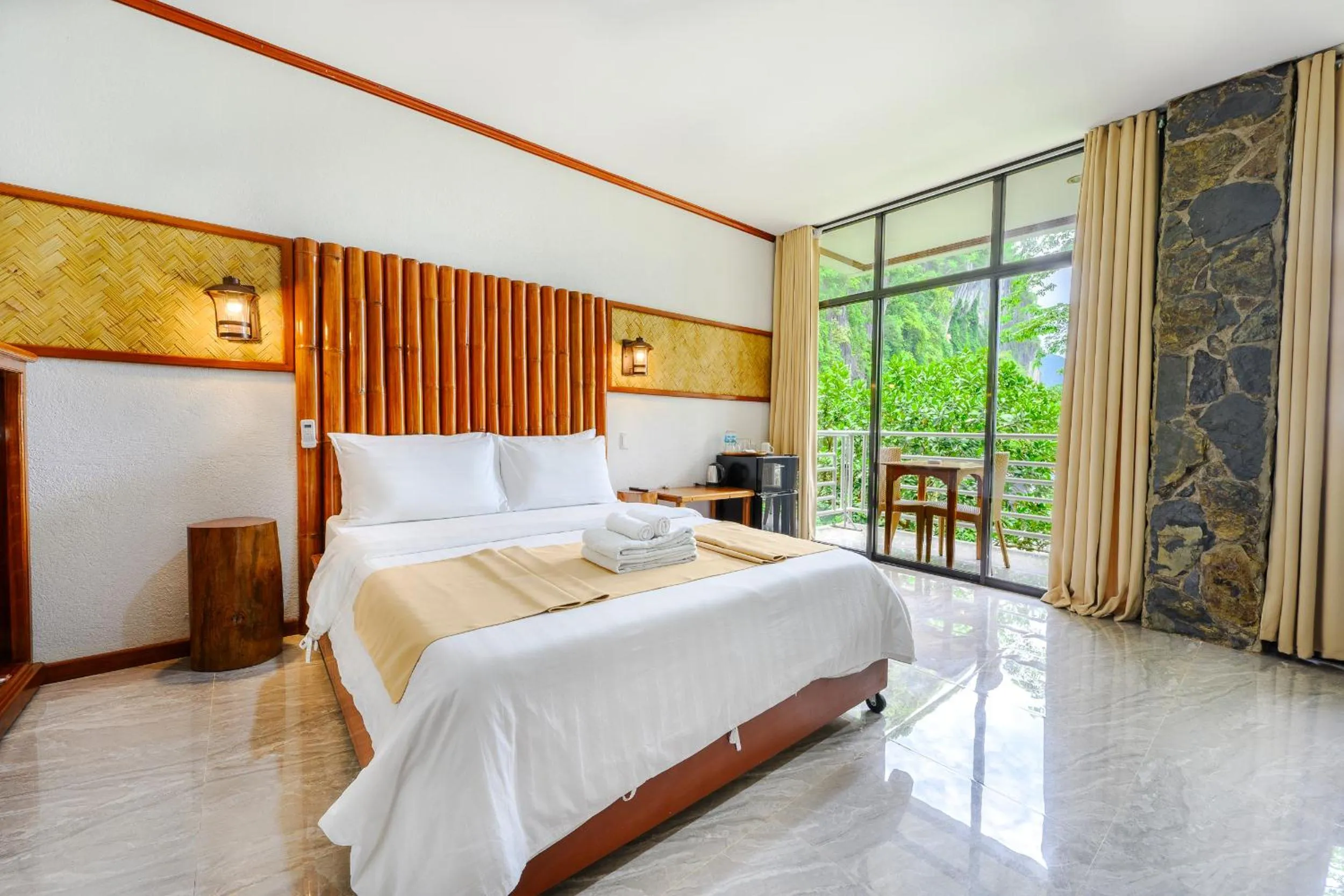 Bed in El Nido Viewdeck Cottages