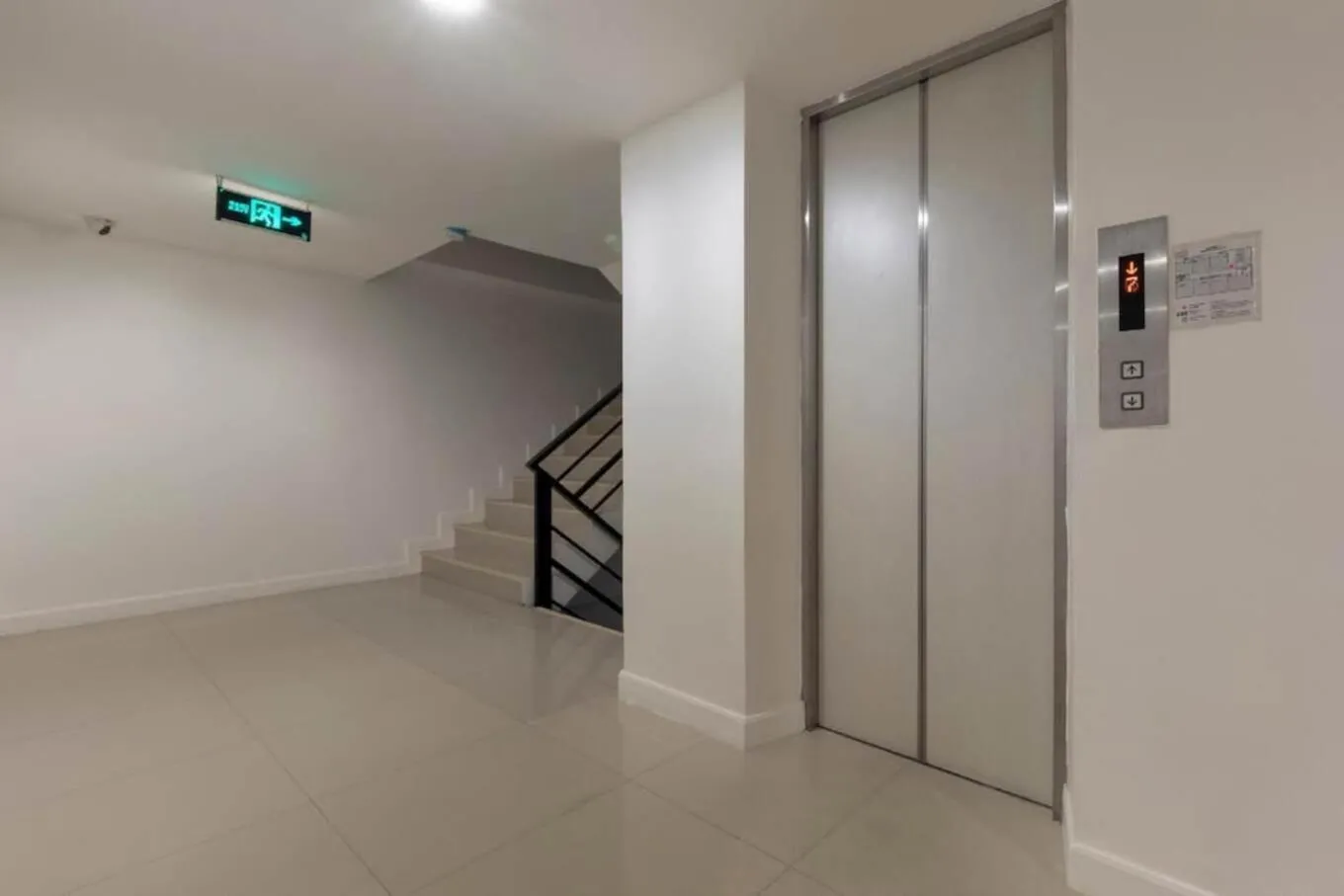 elevator in By Dee at Jomtien