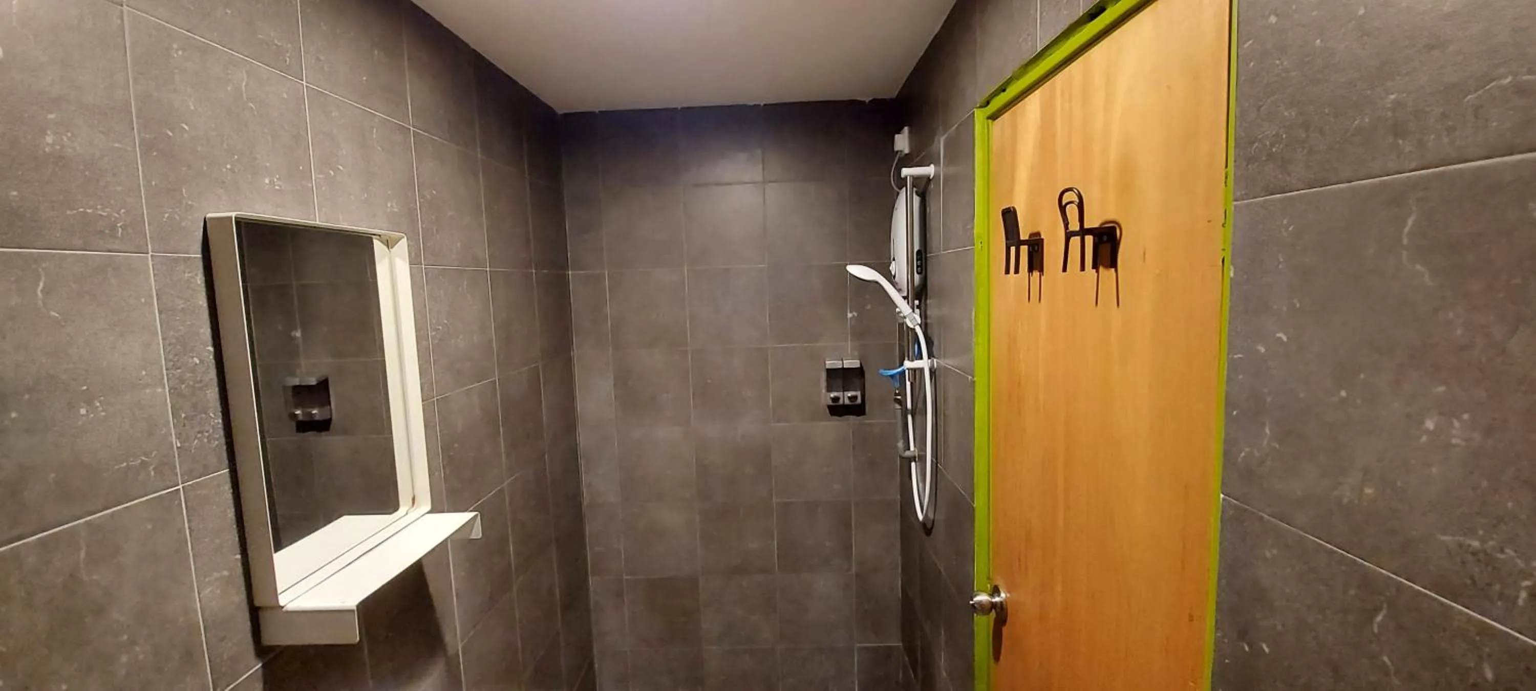 Bathroom in Olive Bedz Hotel