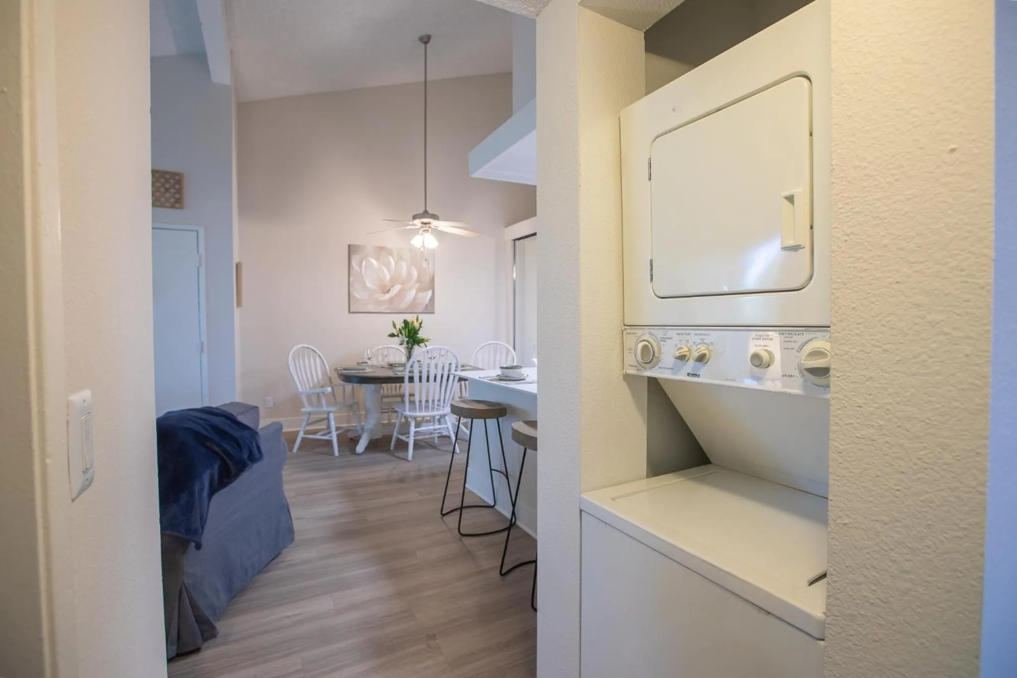 Huge Oceanside Private 2BR Apartment-Pool-Gym-Spa