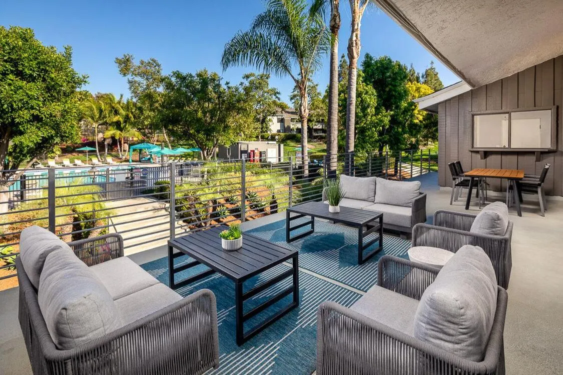 Huge Oceanside Private 2BR Apartment-Pool-Gym-Spa