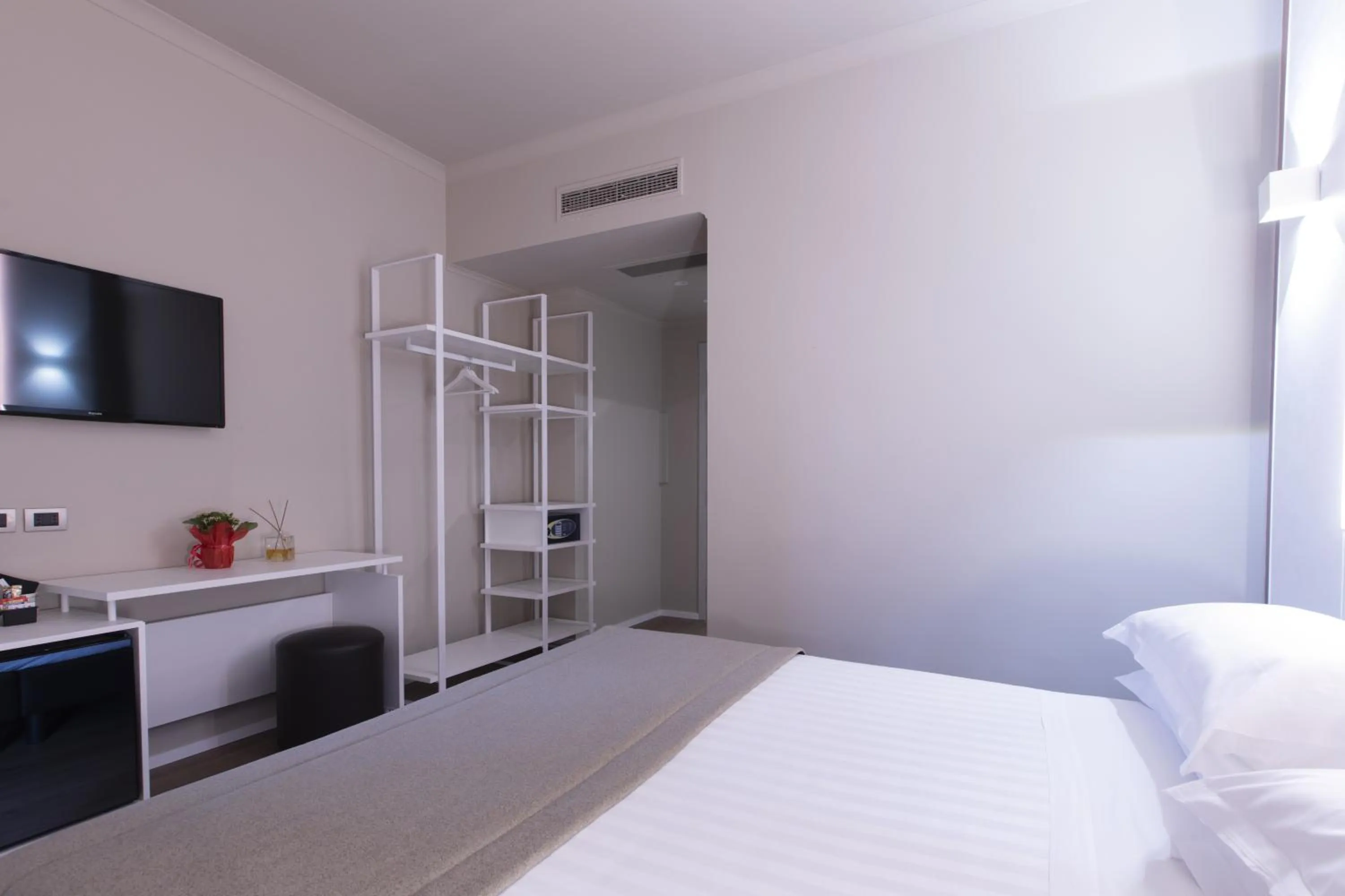 Bedroom, Bed in Garner Hotel Rome Aurelia by IHG