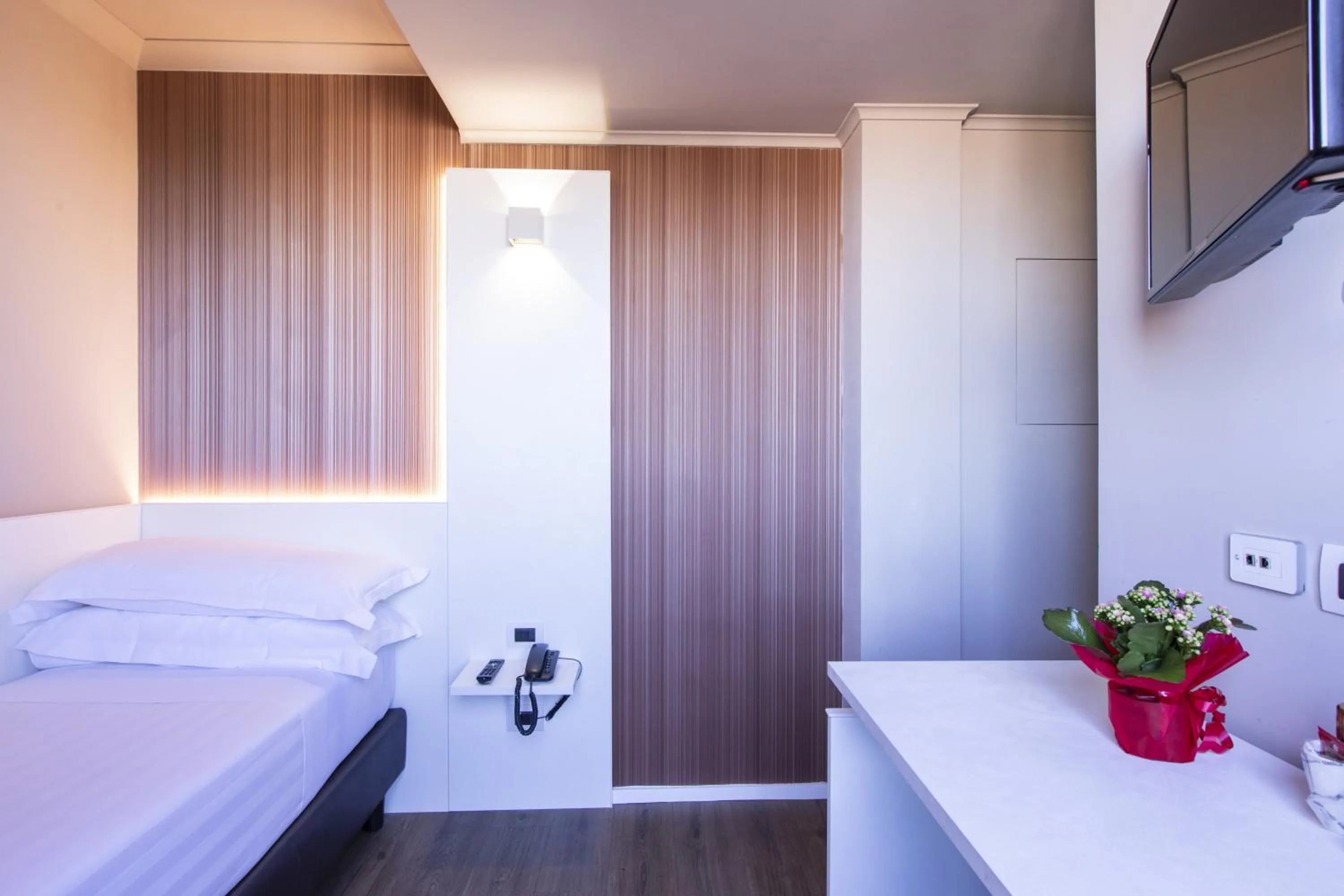 Bedroom, Bed in Garner Hotel Rome Aurelia by IHG