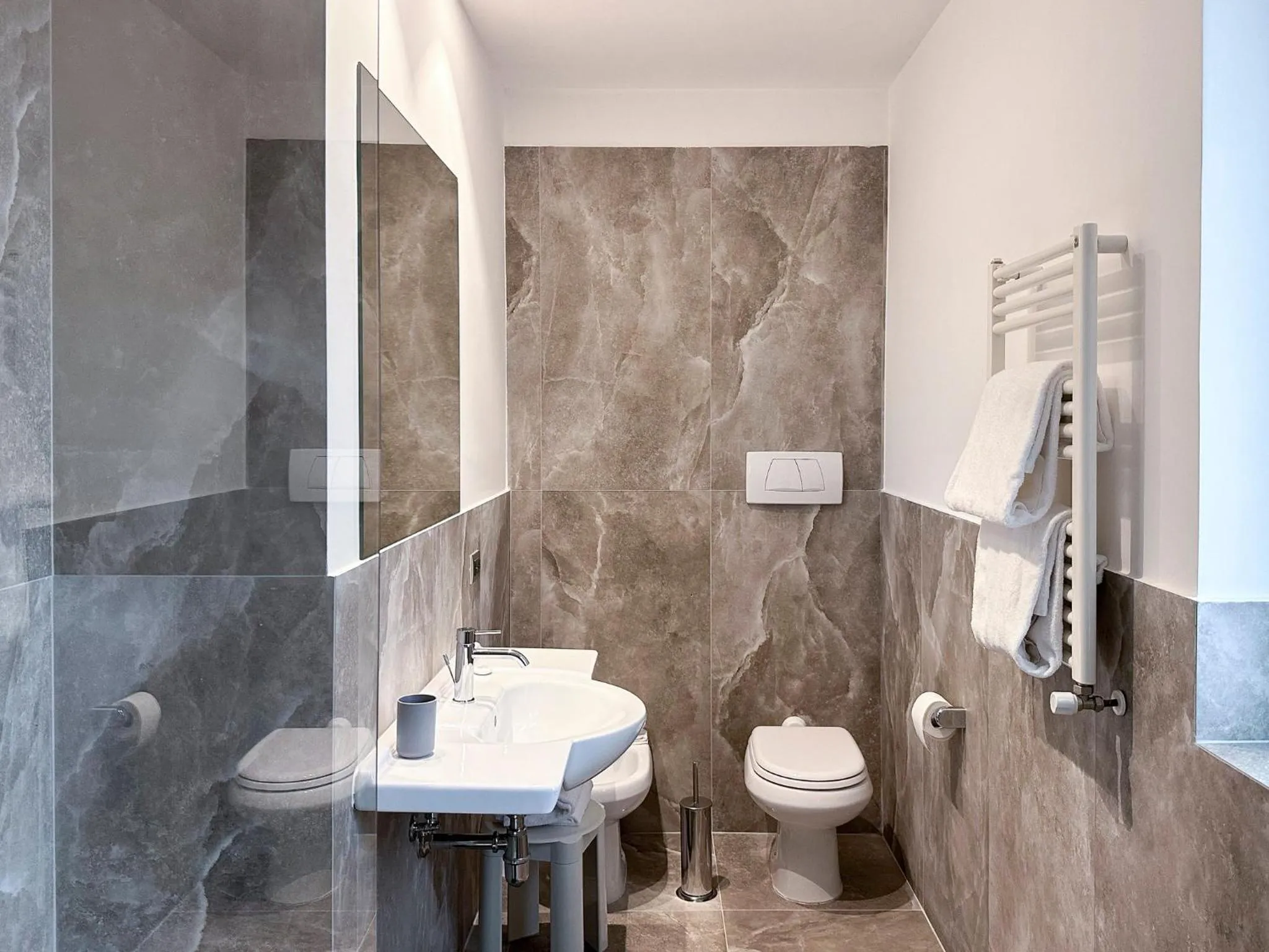 Bathroom in Garner Hotel Rome Aurelia by IHG