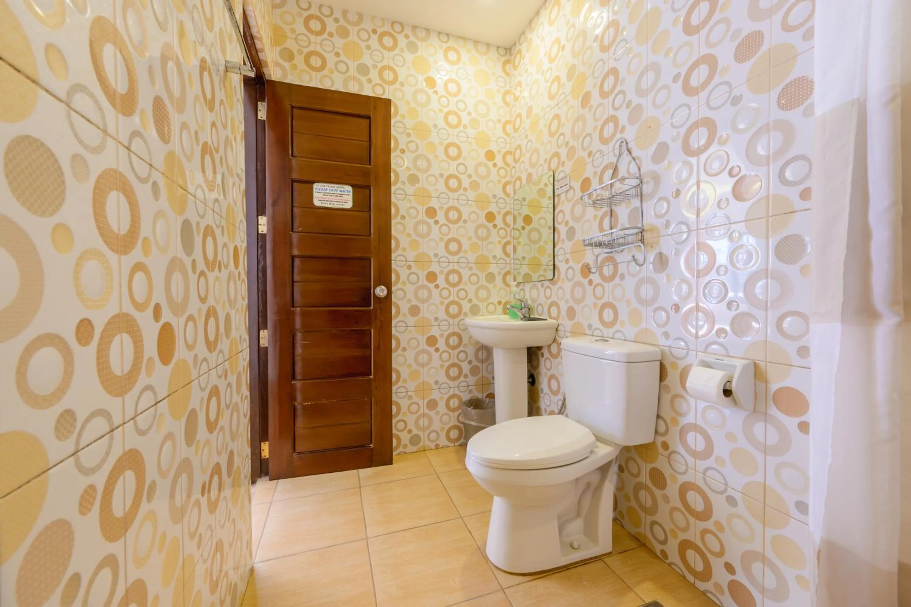 Bathroom in Jurias Garden Hotel