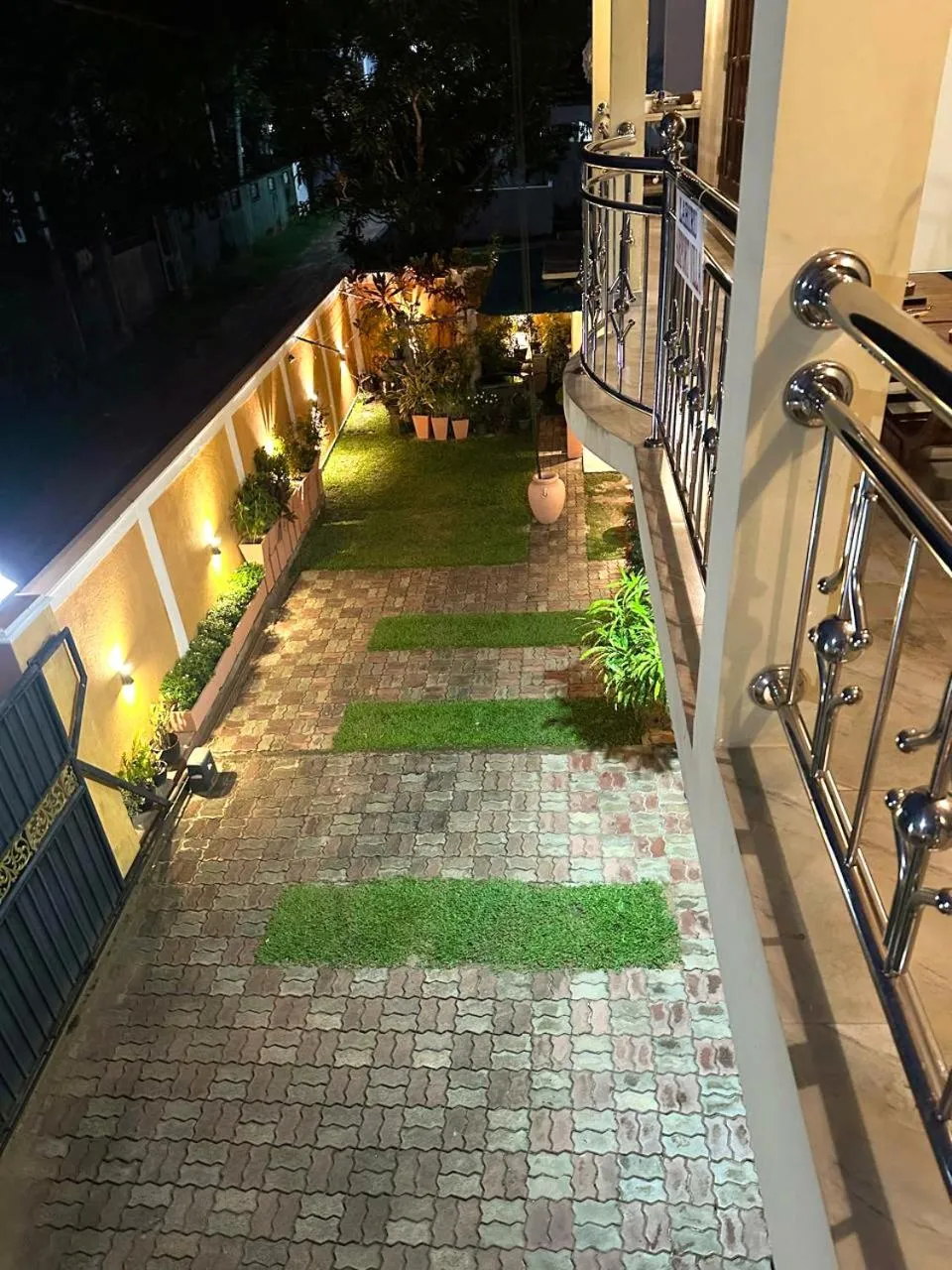 Garden in Lahiru Airport Villa