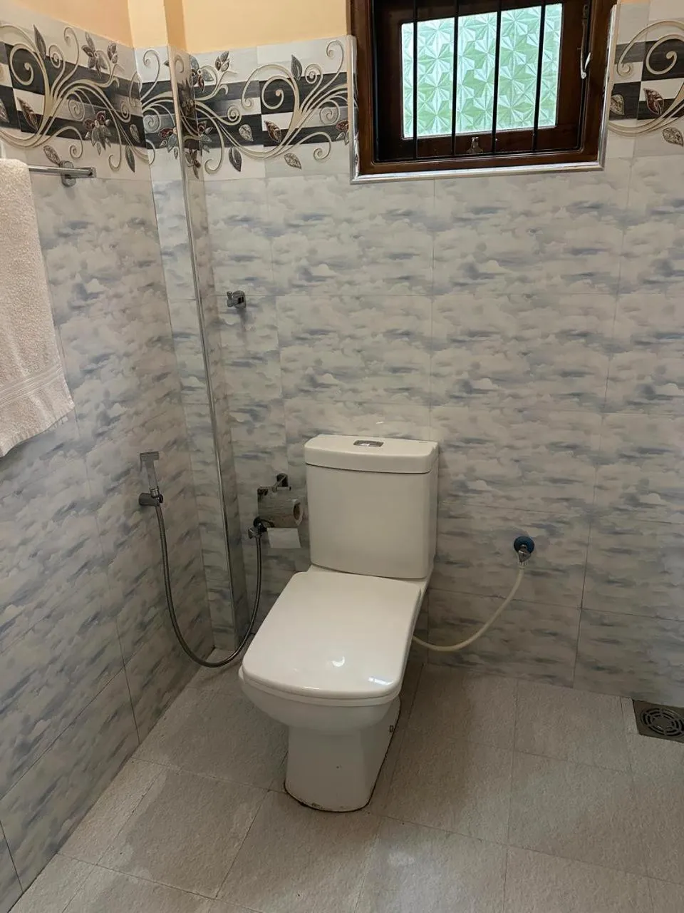 Toilet in Lahiru Airport Villa