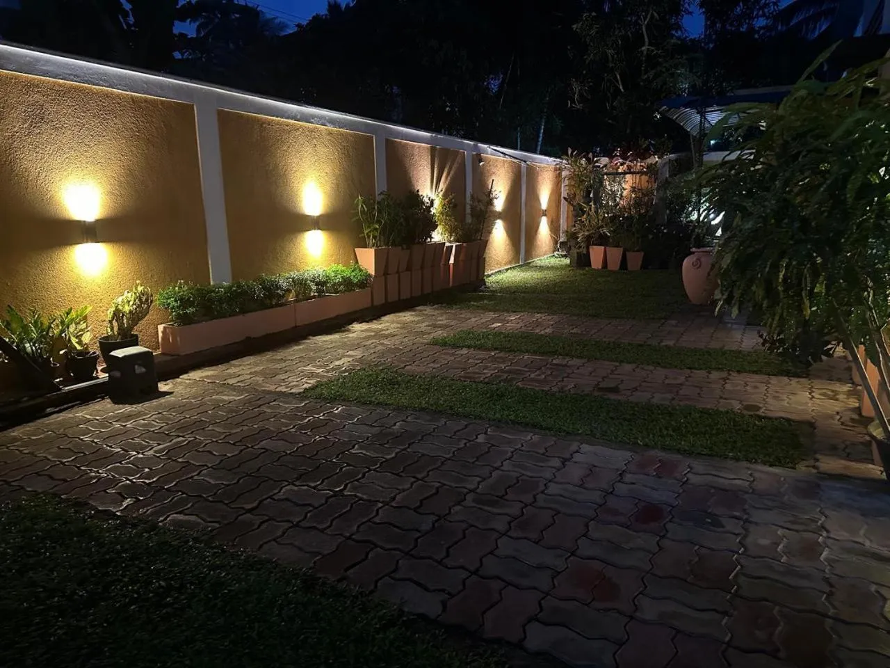 Garden view in Lahiru Airport Villa