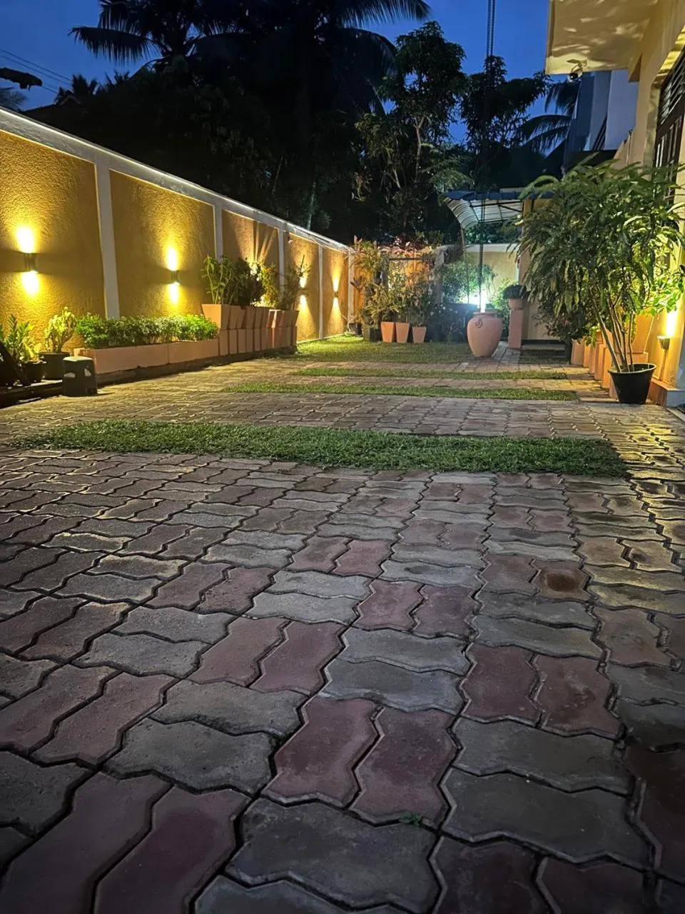Garden view in Lahiru Airport Villa