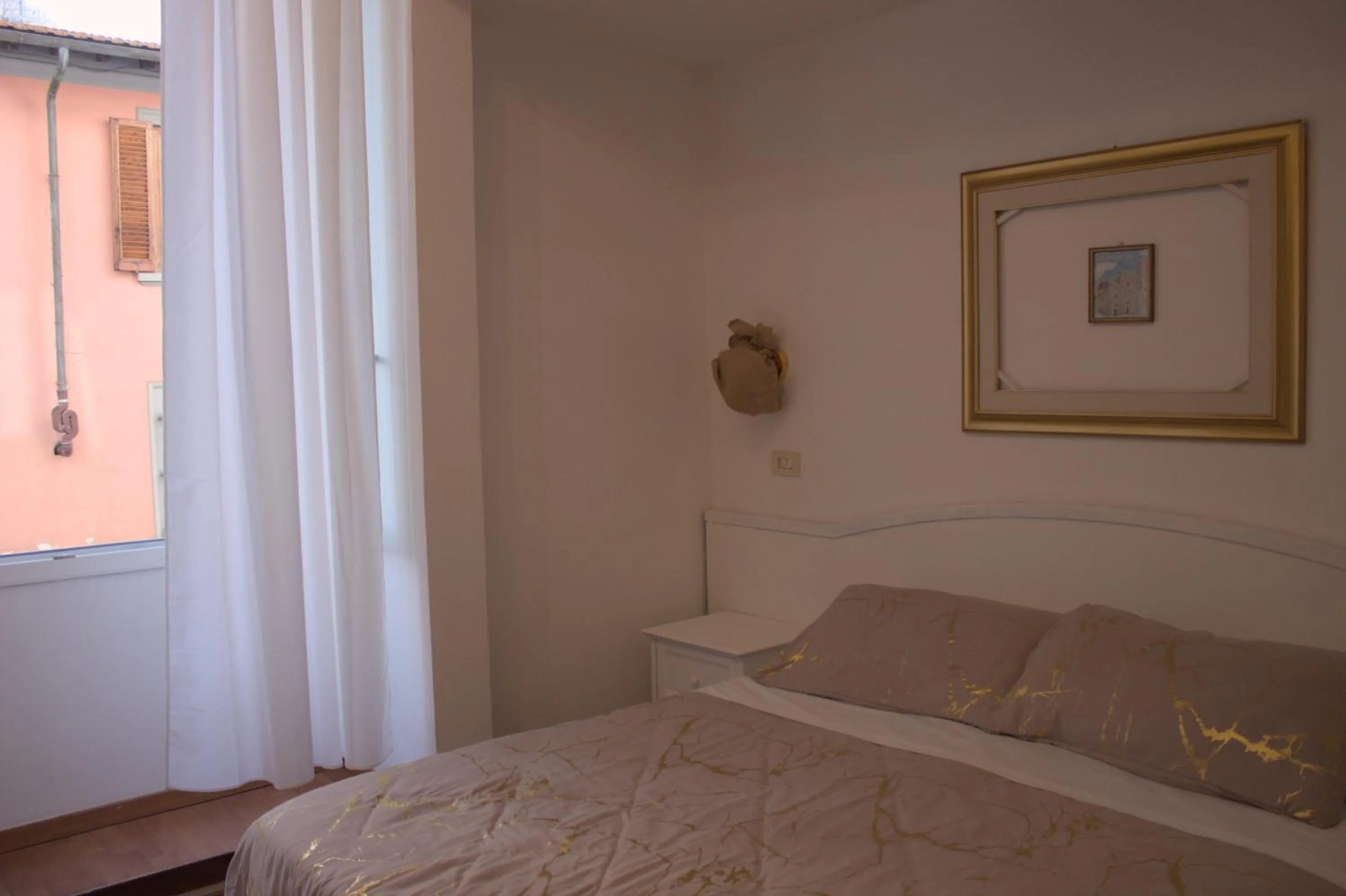 Photo of the whole room, Bed in Soggiorno Madrid