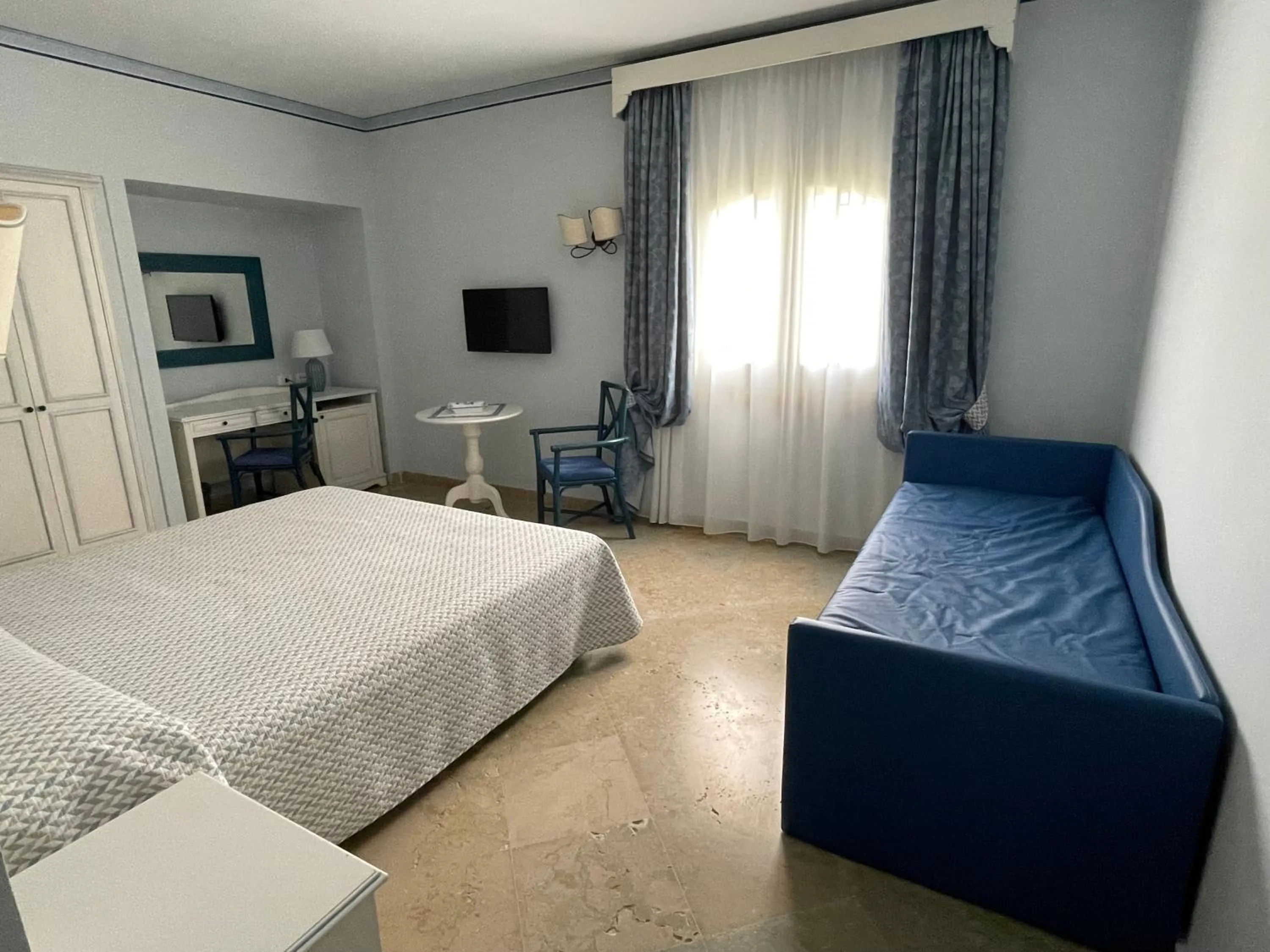 Photo of the whole room, Bed in Relais Antiche Saline