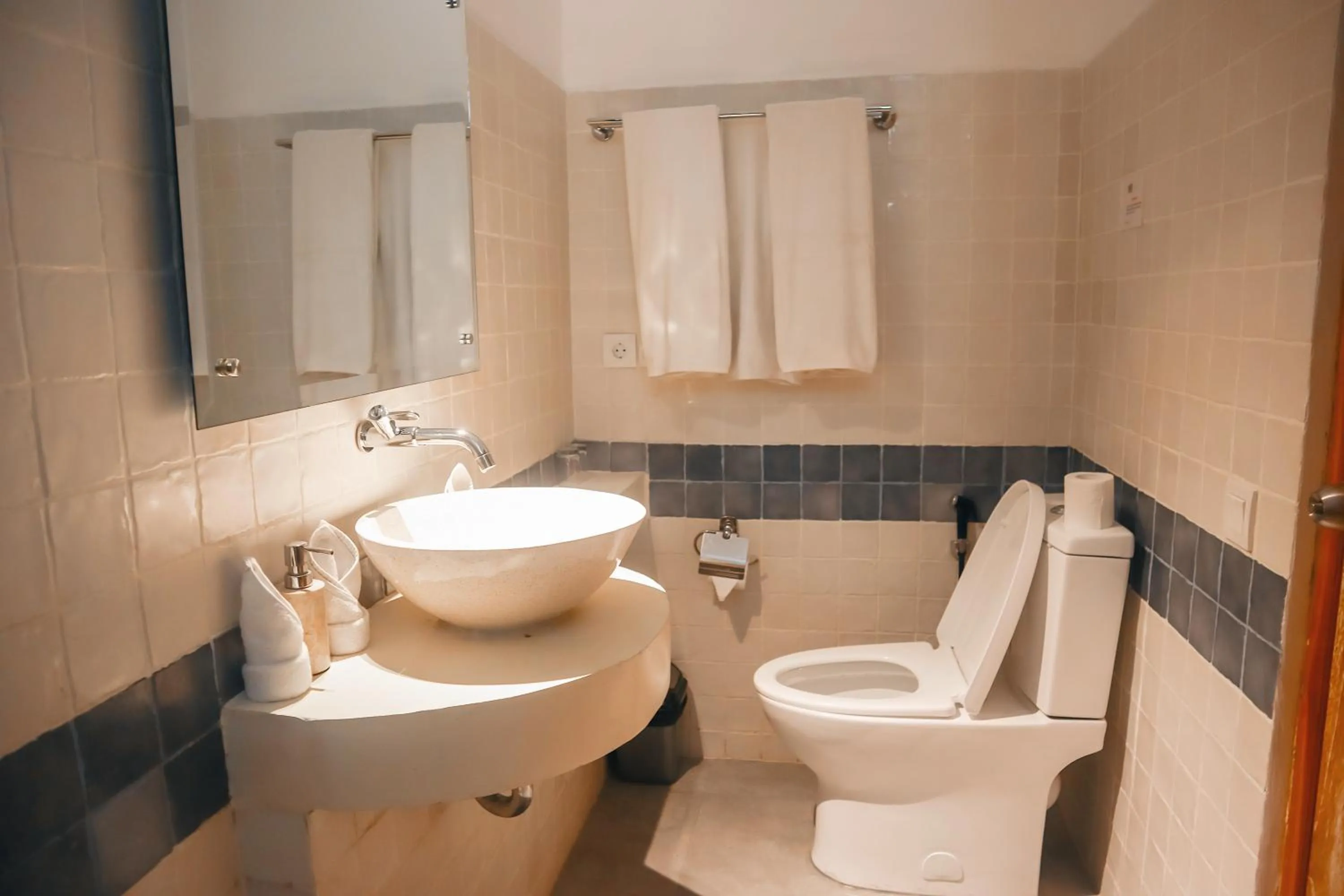 Shower in Harbour Komodo Hotel