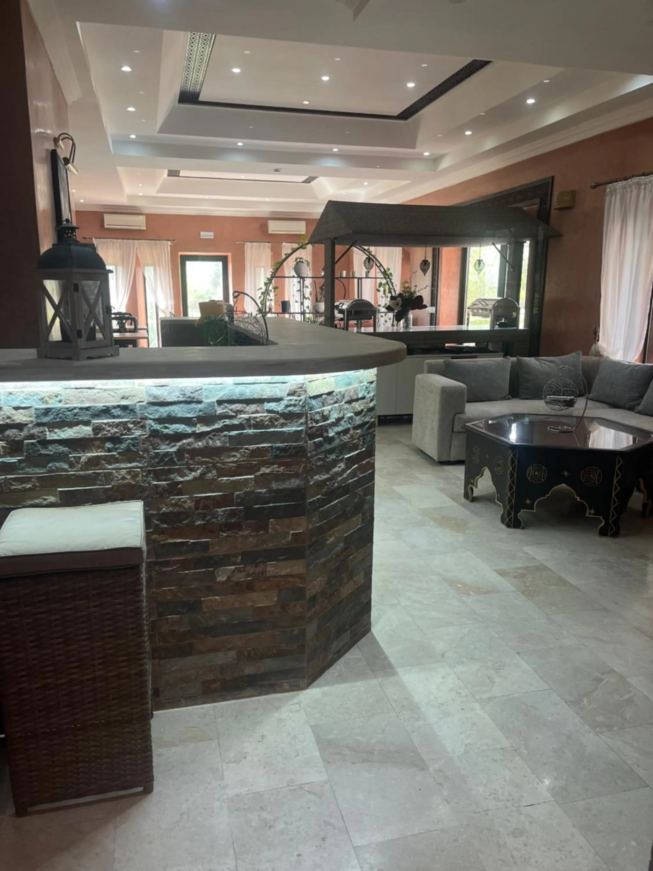 Lounge or bar in Le petit Château des Anges